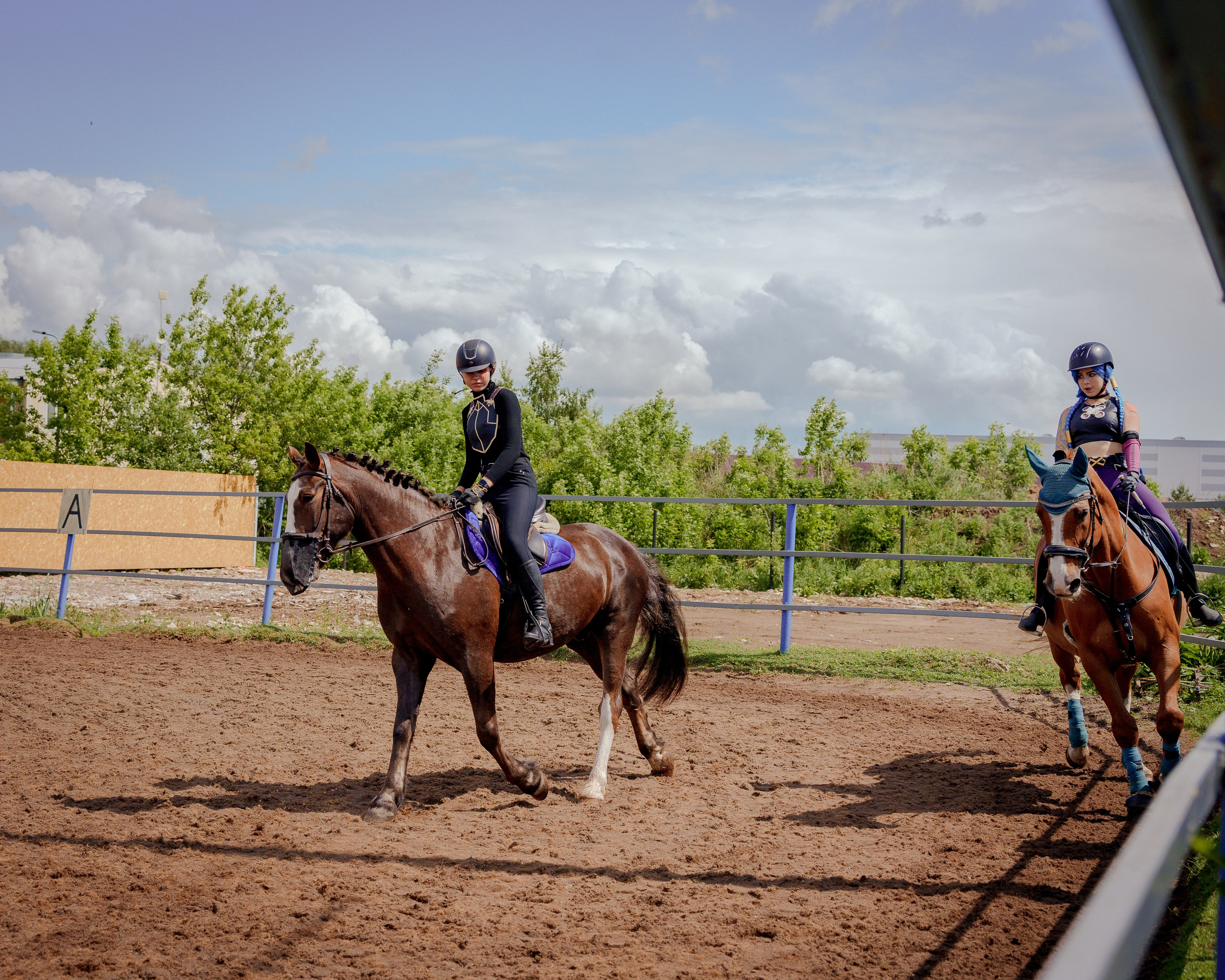 Конный клуб Горки. Портретный и семейный фотограф в Москве/Видное