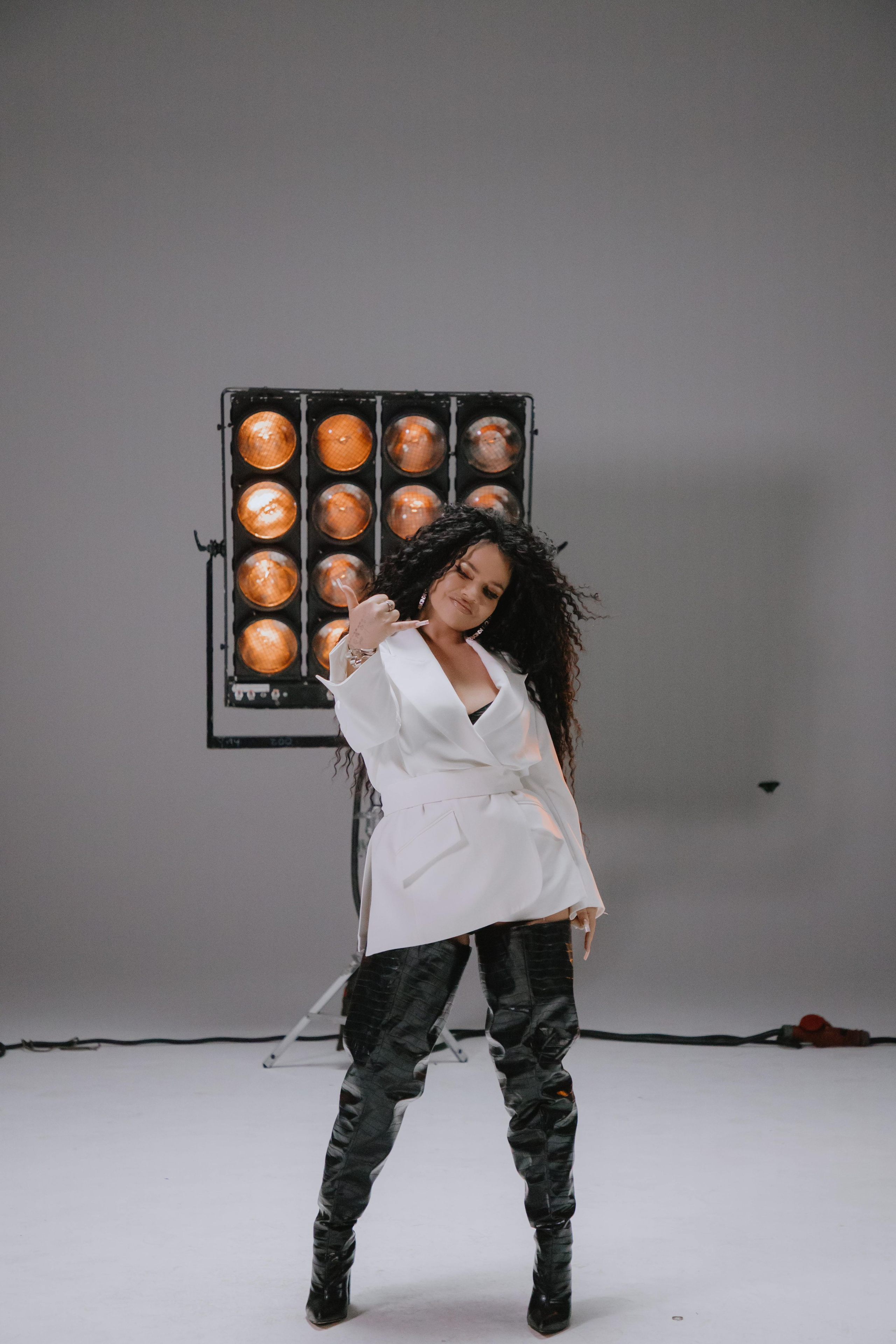 Съемка клипа Юлианны Карауловой и Бьянки. Фотограф в Москве и Санкт-Петербурге Дарина