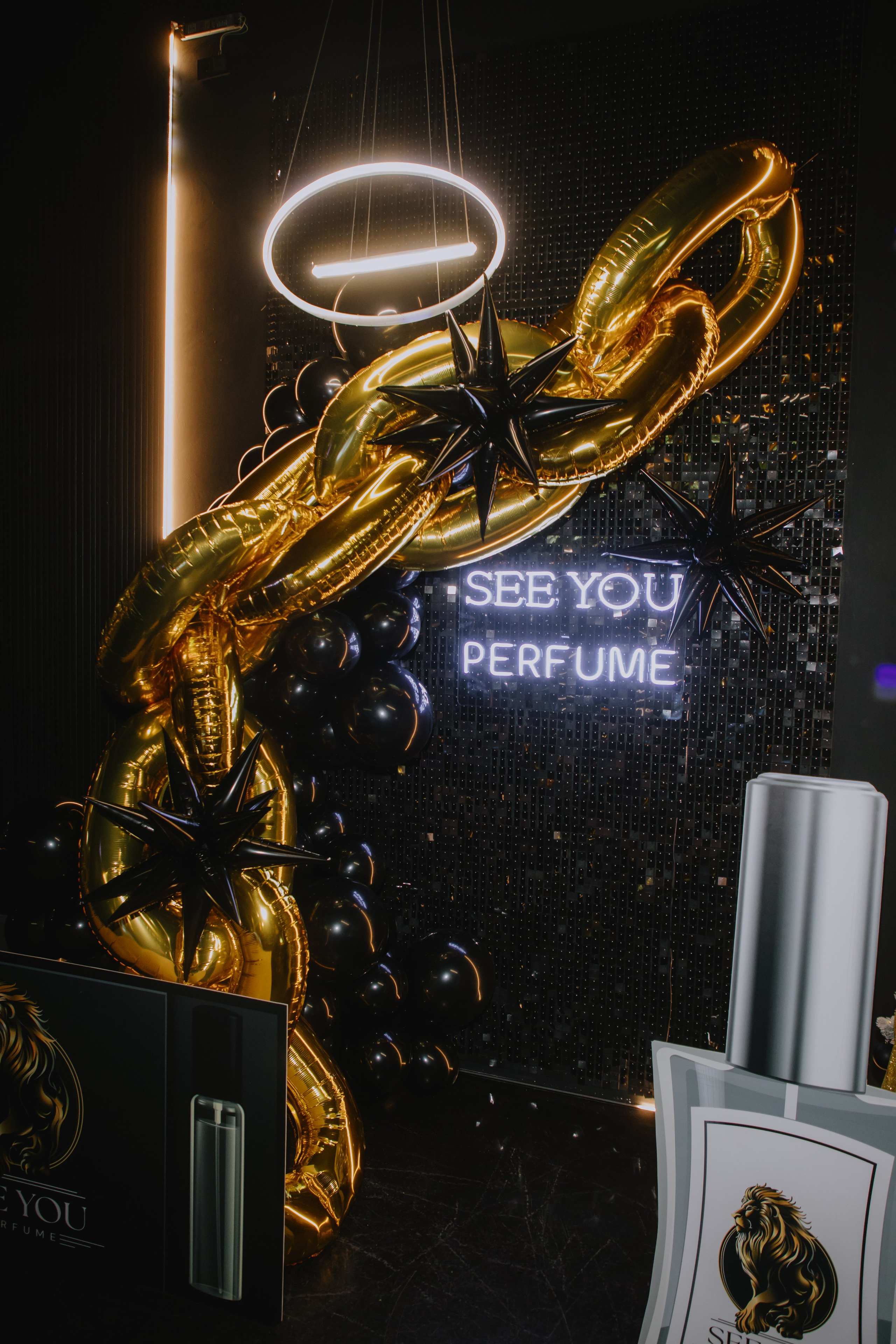 See `You Perfume. Фотограф в Москве и Санкт-Петербурге Дарина