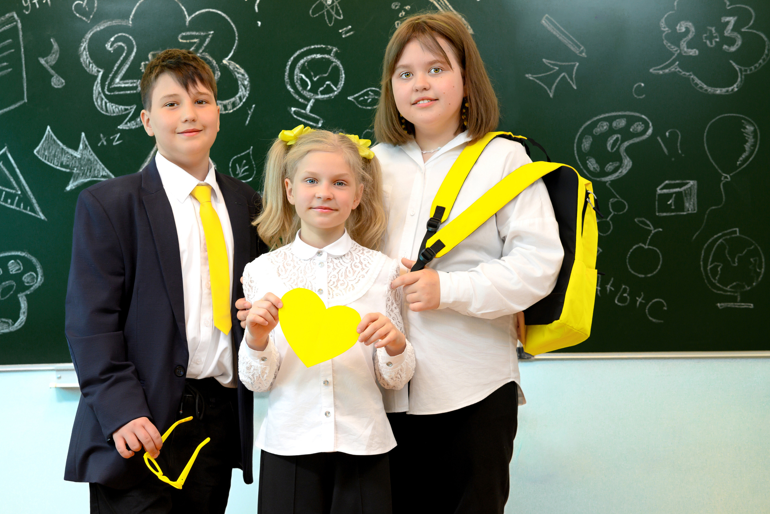 Выпускные альбомы для начальной школы в Туле. Выпускные альбомы в Туле и Тульской области для школ и детских садов