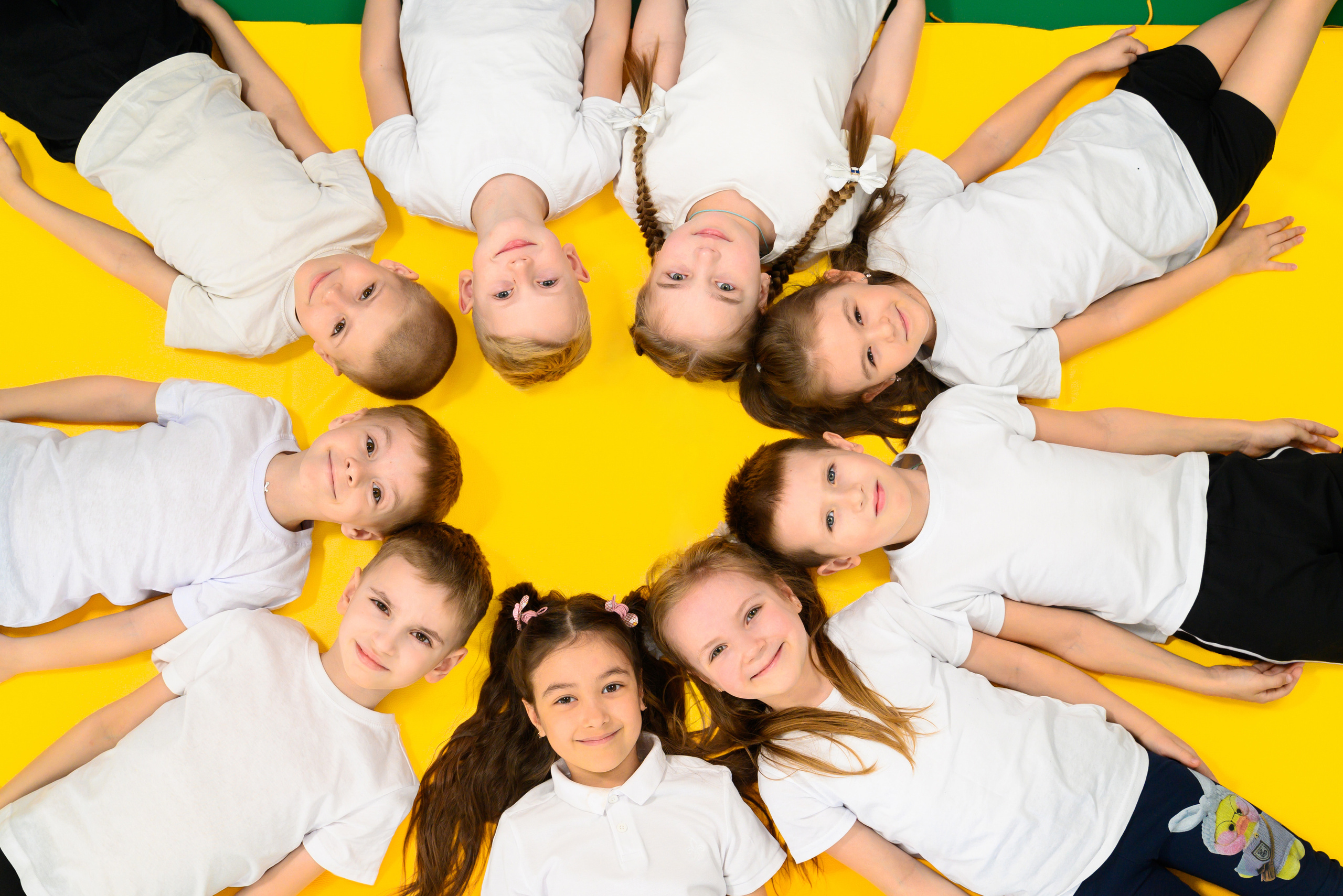 Альбомы для выпускников 1 4 9 11 классов. Выпускные альбомы в Туле и Тульской области для школ и детских садов