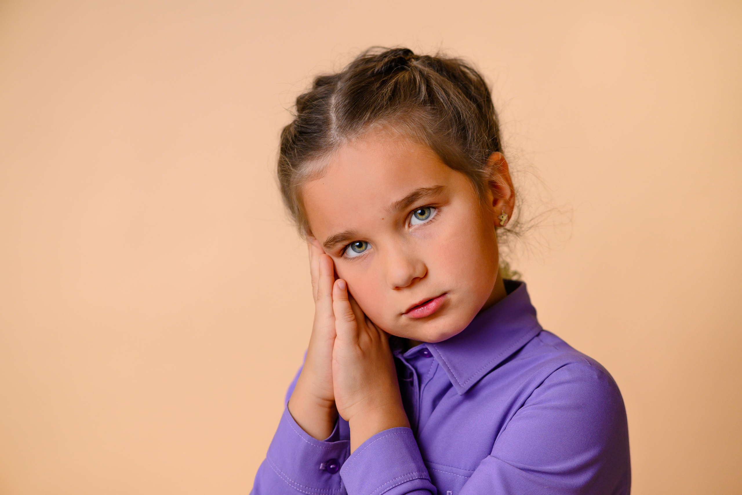 позирование девочки