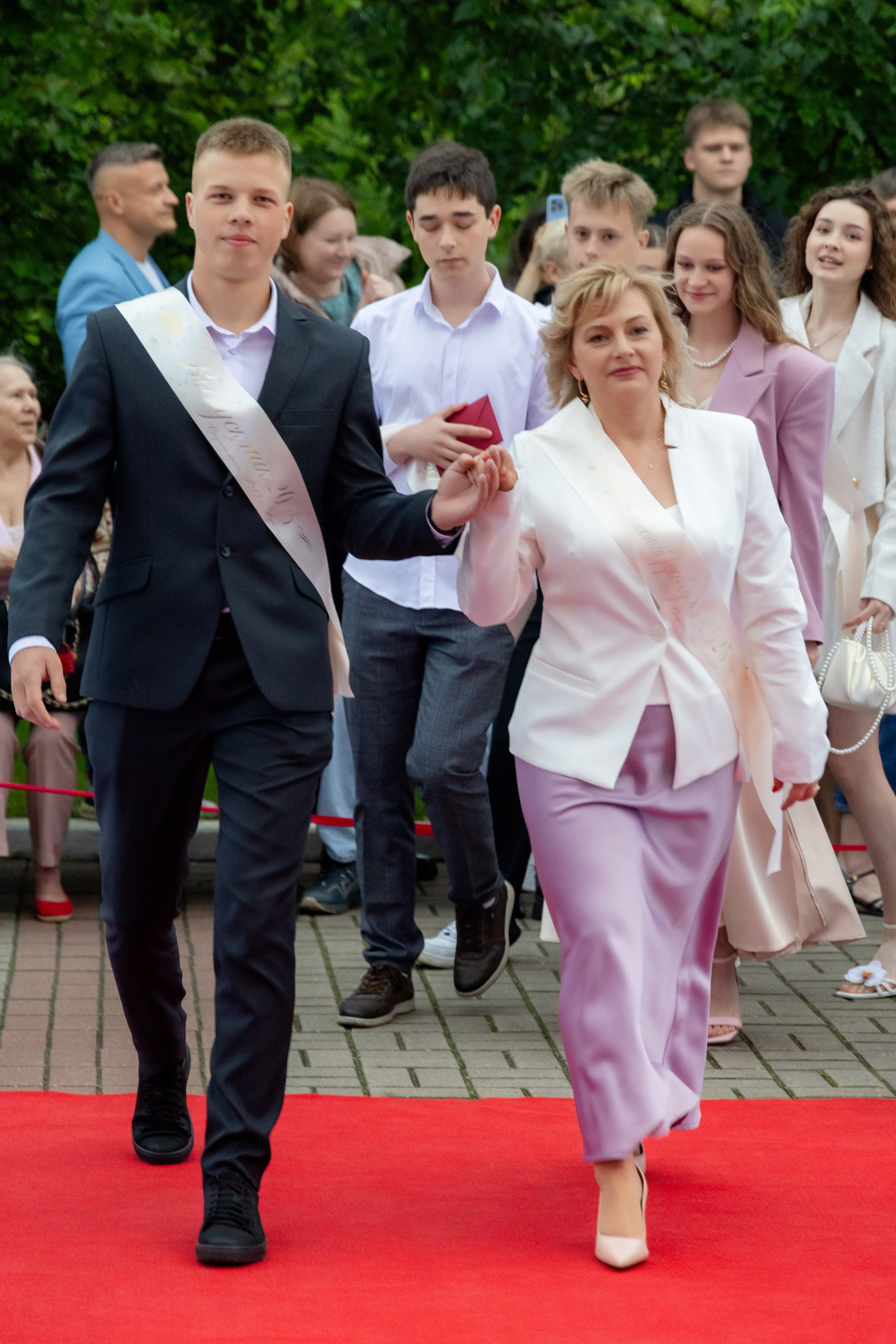 Школьный выпускной 2025 год в Минске, Беларуси. Свадебный фотограф в Минске/Беларуси Сергей Спиридонов