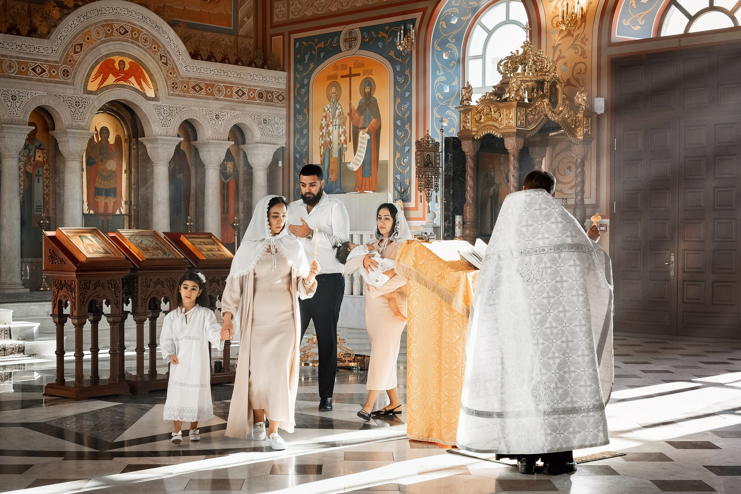 Храм Угрешского. Двойное крещение. Церковный фотограф на Таинство Крещения и Венчания в Оренбурге и Оренбургской области Екатерина Белкина