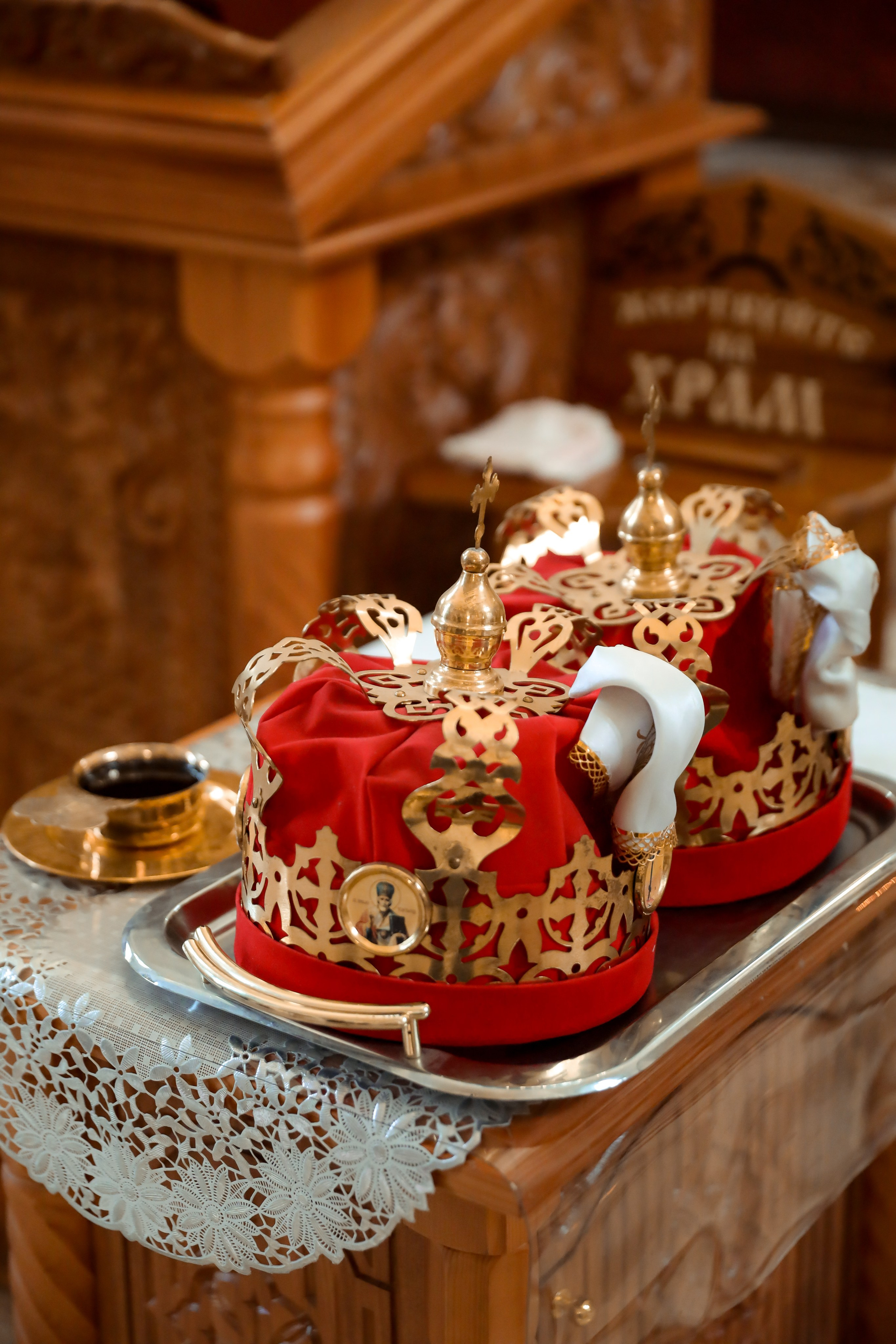 Венчание в церкви в Алуште. Свадебный фотограф в Крыму