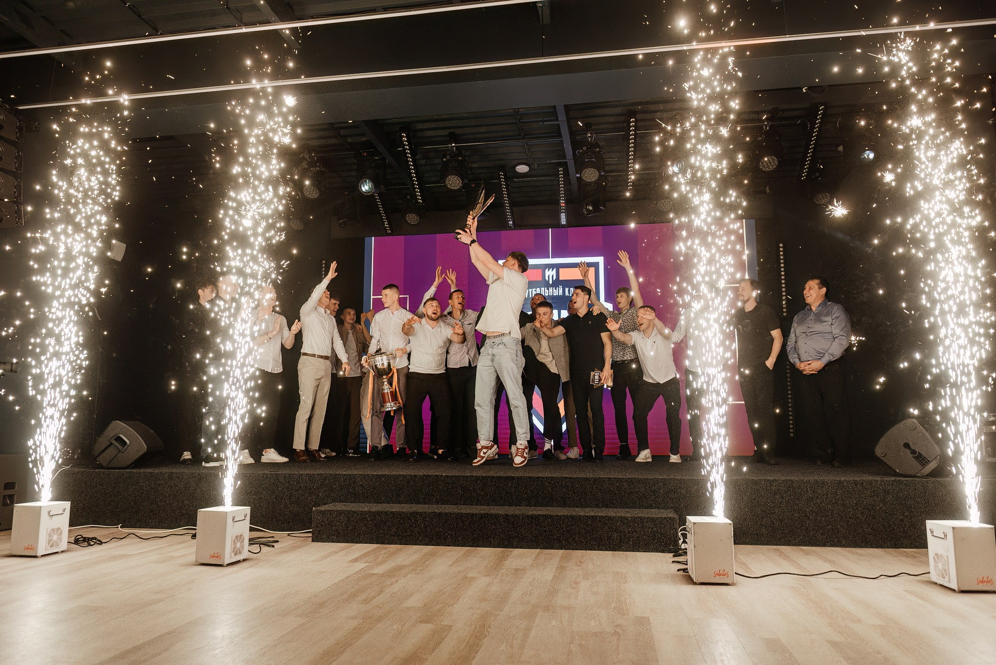 Закрытие футбольного сезона 2025 ФК «ТЕМП». Свадебный и репортажный фотограф Никита Сницарев в Барнауле