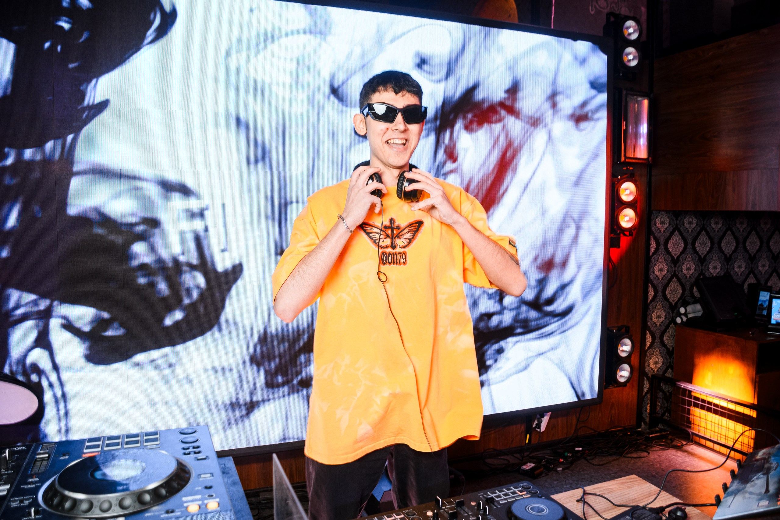 Студвесна на Волге. Диджеи. Фотограф Елена Афанасьева