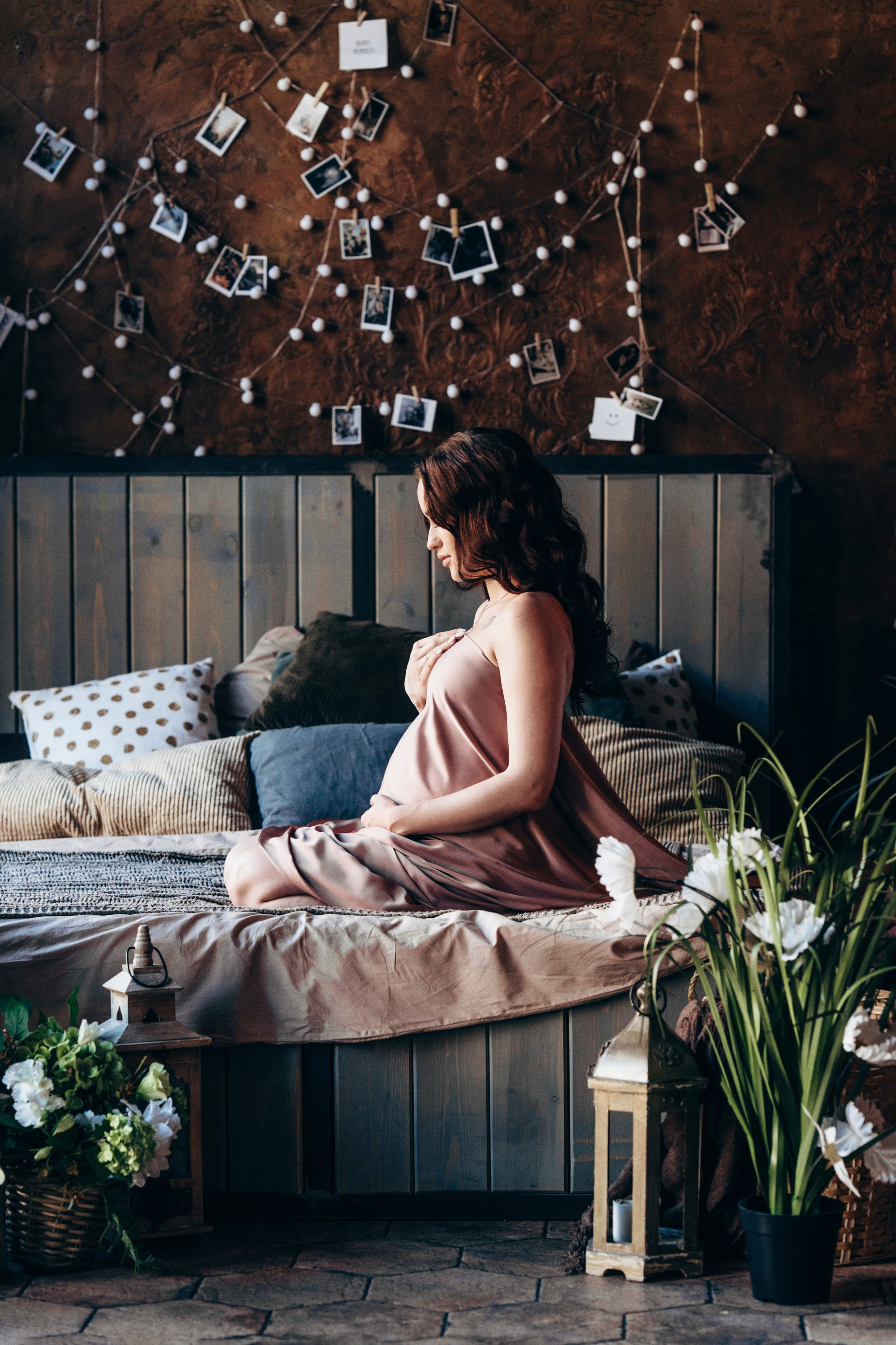 Мария и Никита — фотосессия беременности в интерьерном зале. Фотограф беременных в СПб — Елена Александрова