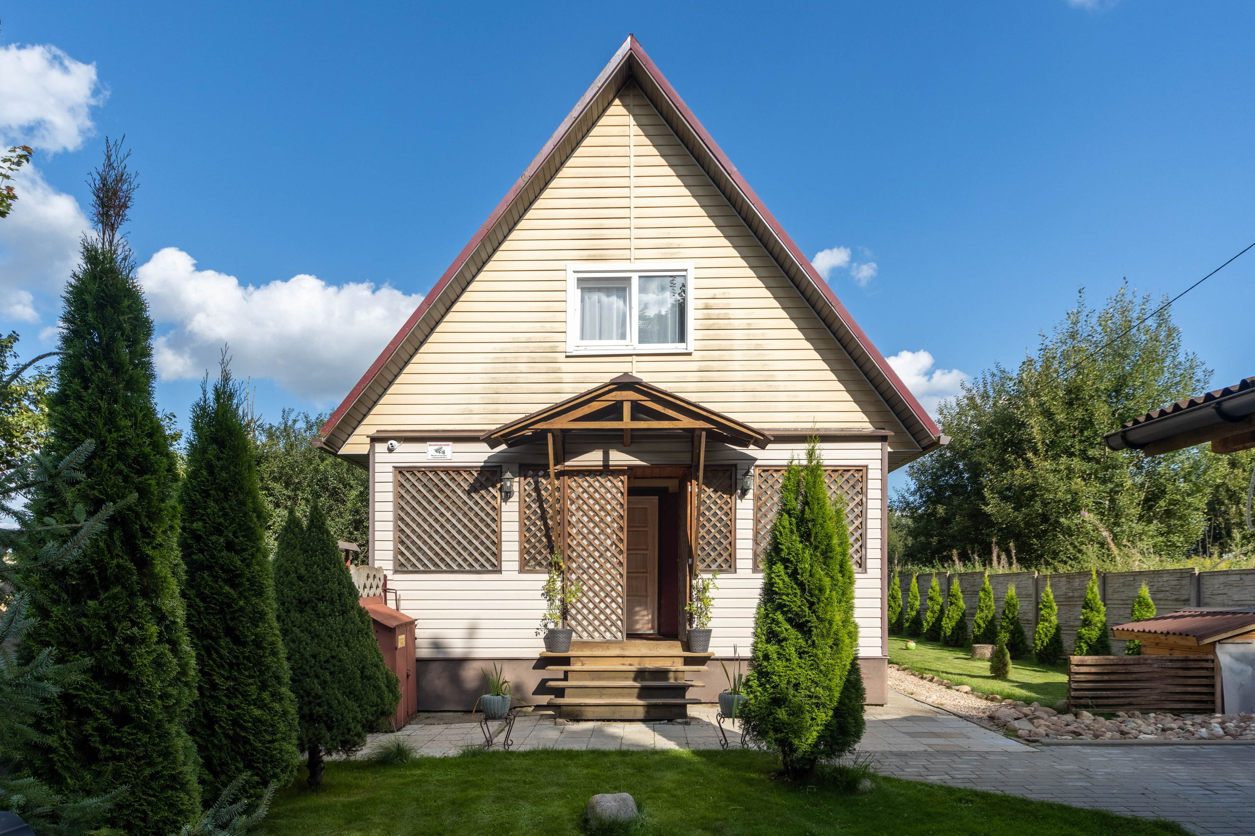 Двухэтажный дом из бруса в деревне Басмановка