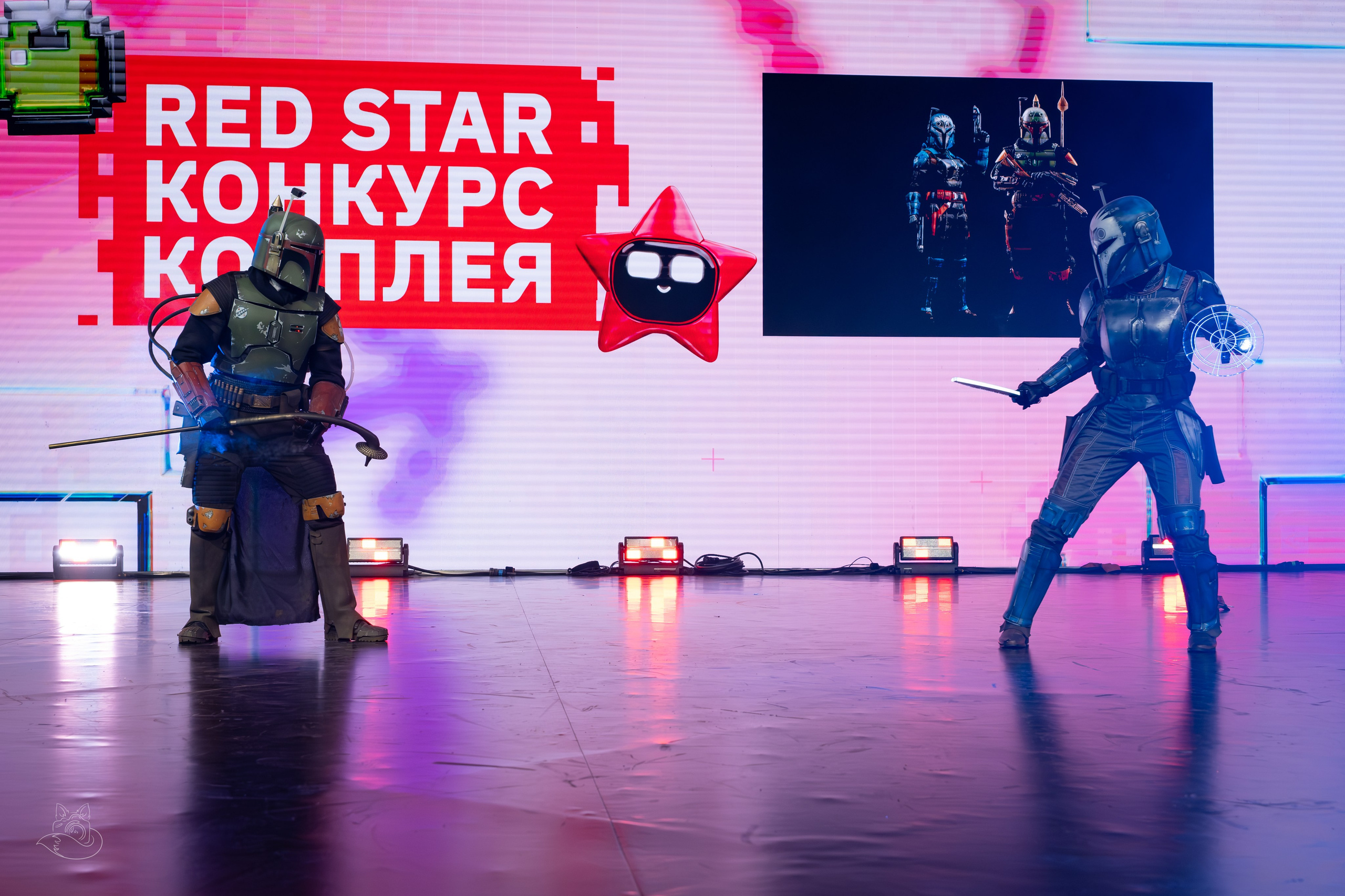Сцена РЭД ЭКСПО 2024. Косплей фотограф