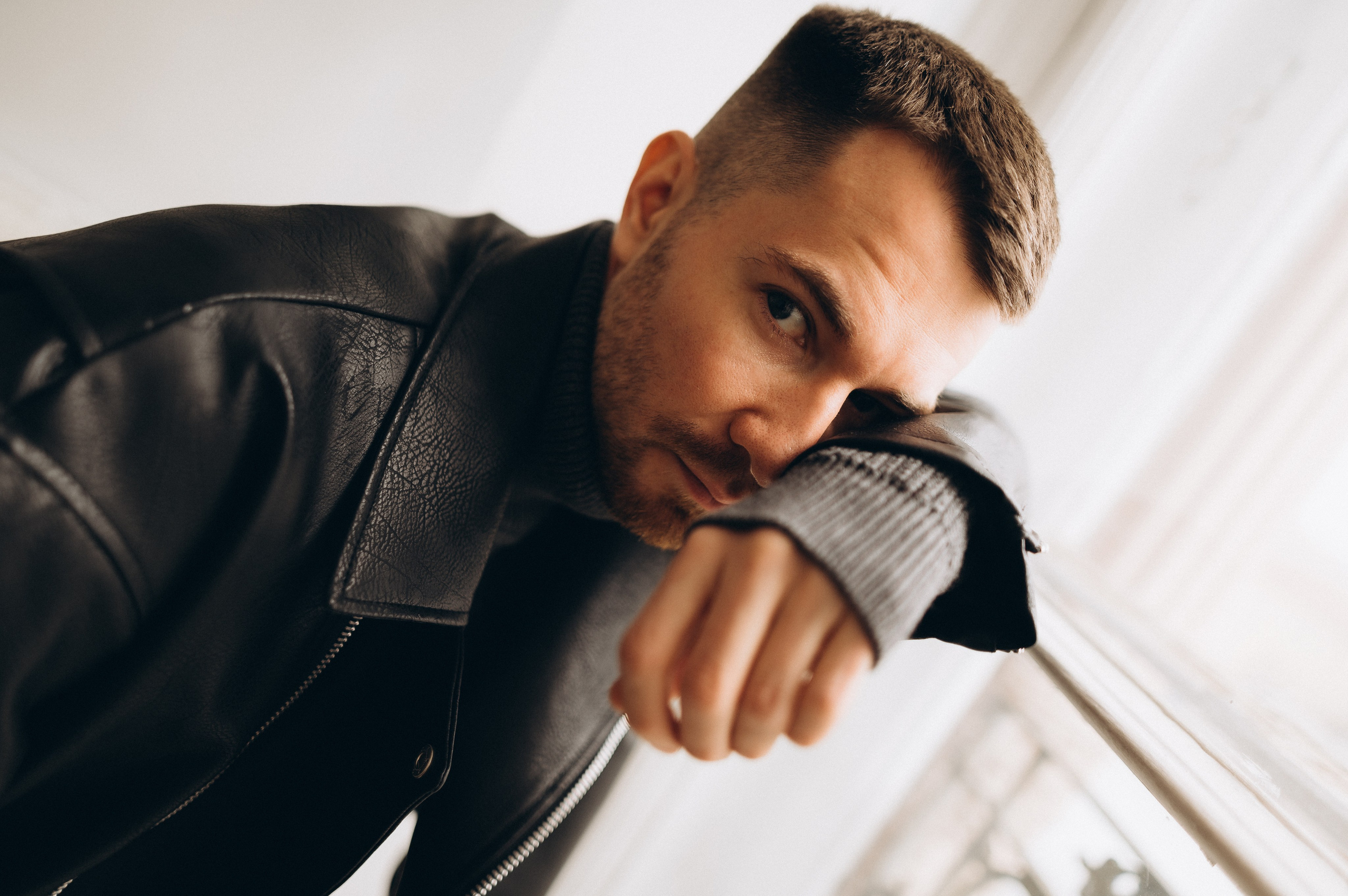 Антон студия Спб (мужская индивидуальная съемка). Фотограф ПИТЕР СПБ Надежда Баранова