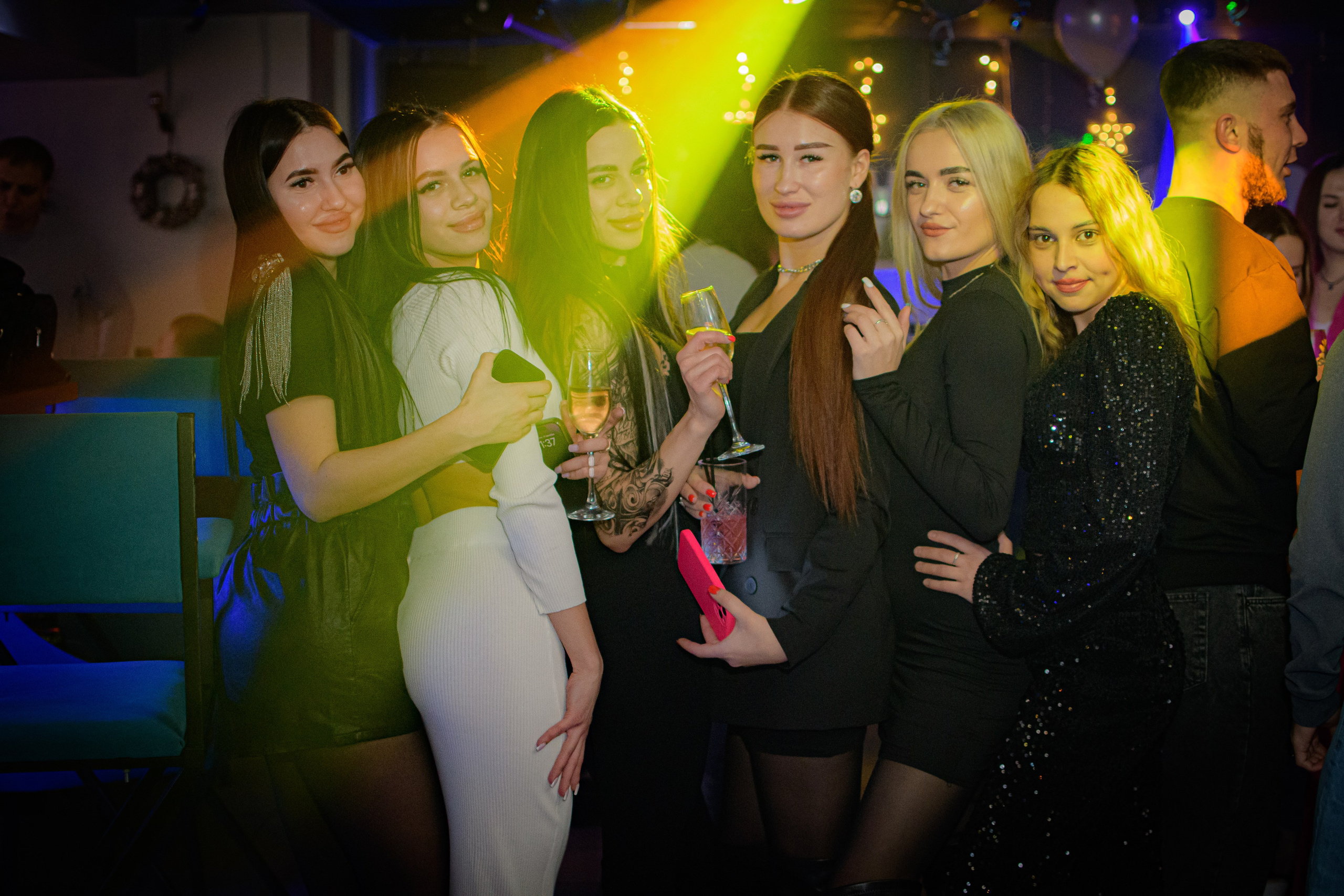 HOLLYWOOD / 6 YEARS. Photokarish