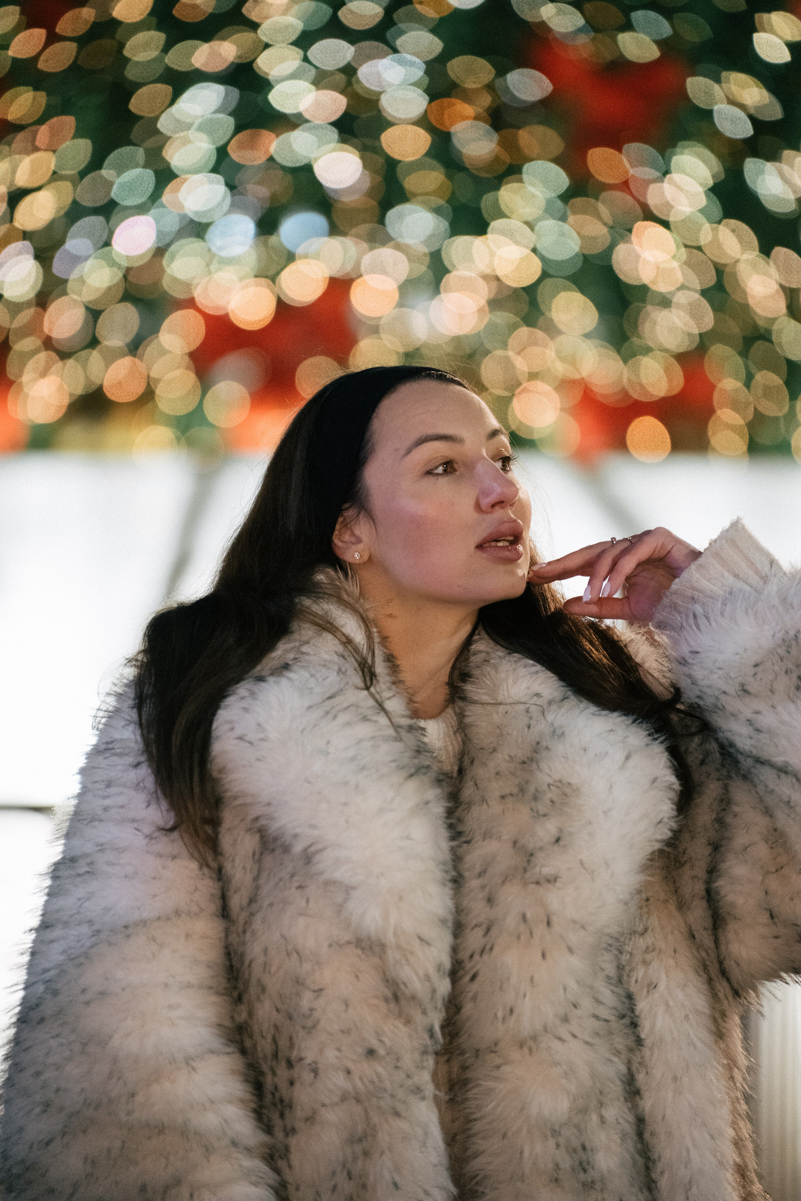 ПРОГУЛКА НА МАНЕЖНОЙ ПЛОЩАДИ ДЛЯ ДЕВУШКИ ПЕРЕД НОВЫМ ГОДОМ (НОВОГОДНЯЯ ФОТОСЕССИИЯ НА МАНЕЖНОЙ ПЛОЩАДИ). Профессиональный фотограф, Санкт-Петербург — Виктория Богомолова