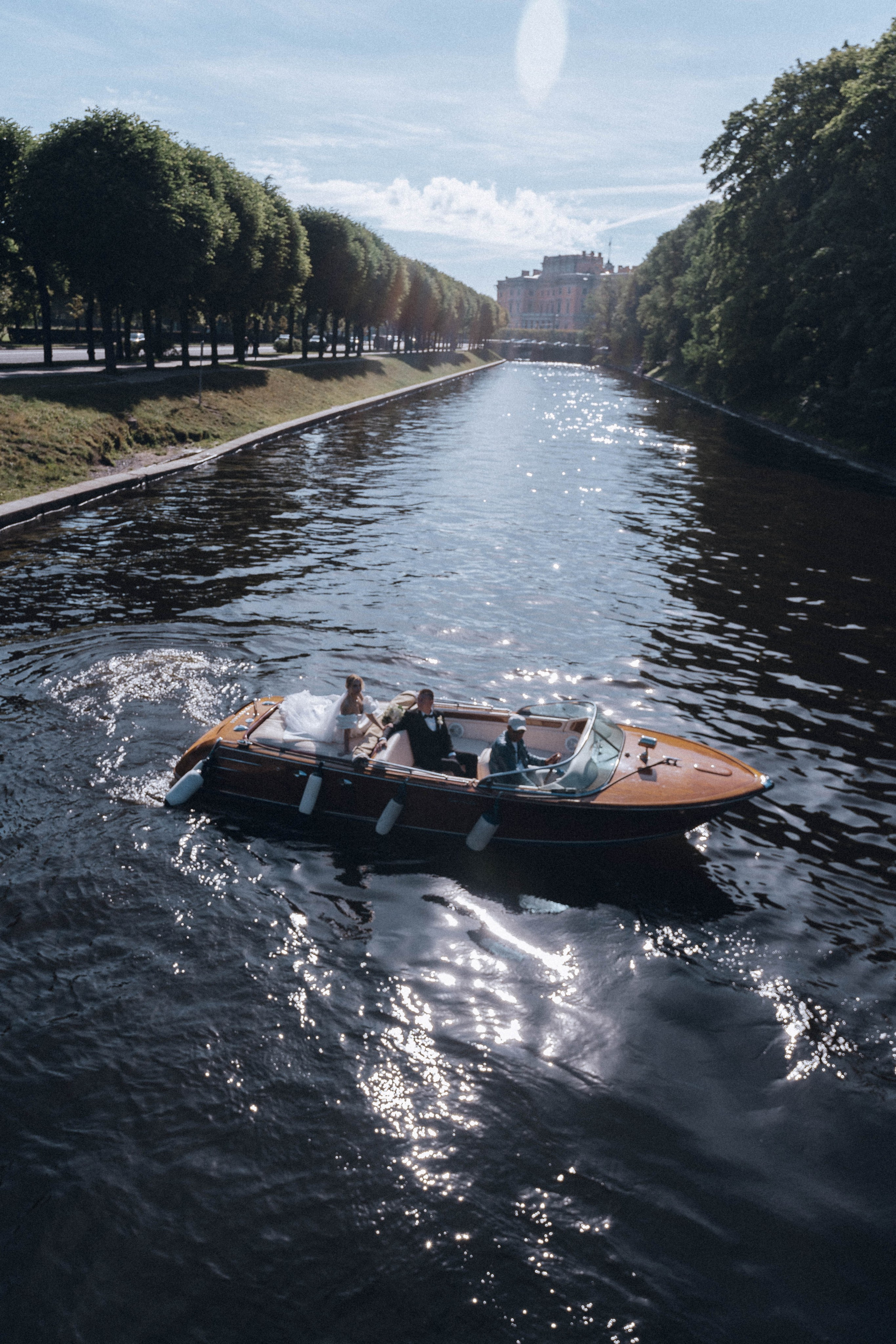 СВАДЕНБНАЯ СЬЕМКА НА КАТЕРЕ ПО КАНАЛАМ САНКТ-ПЕТЕРБУРГА И В АКВАТОРИИ НЕВЫ. Профессиональный фотограф, Санкт-Петербург — Виктория Богомолова