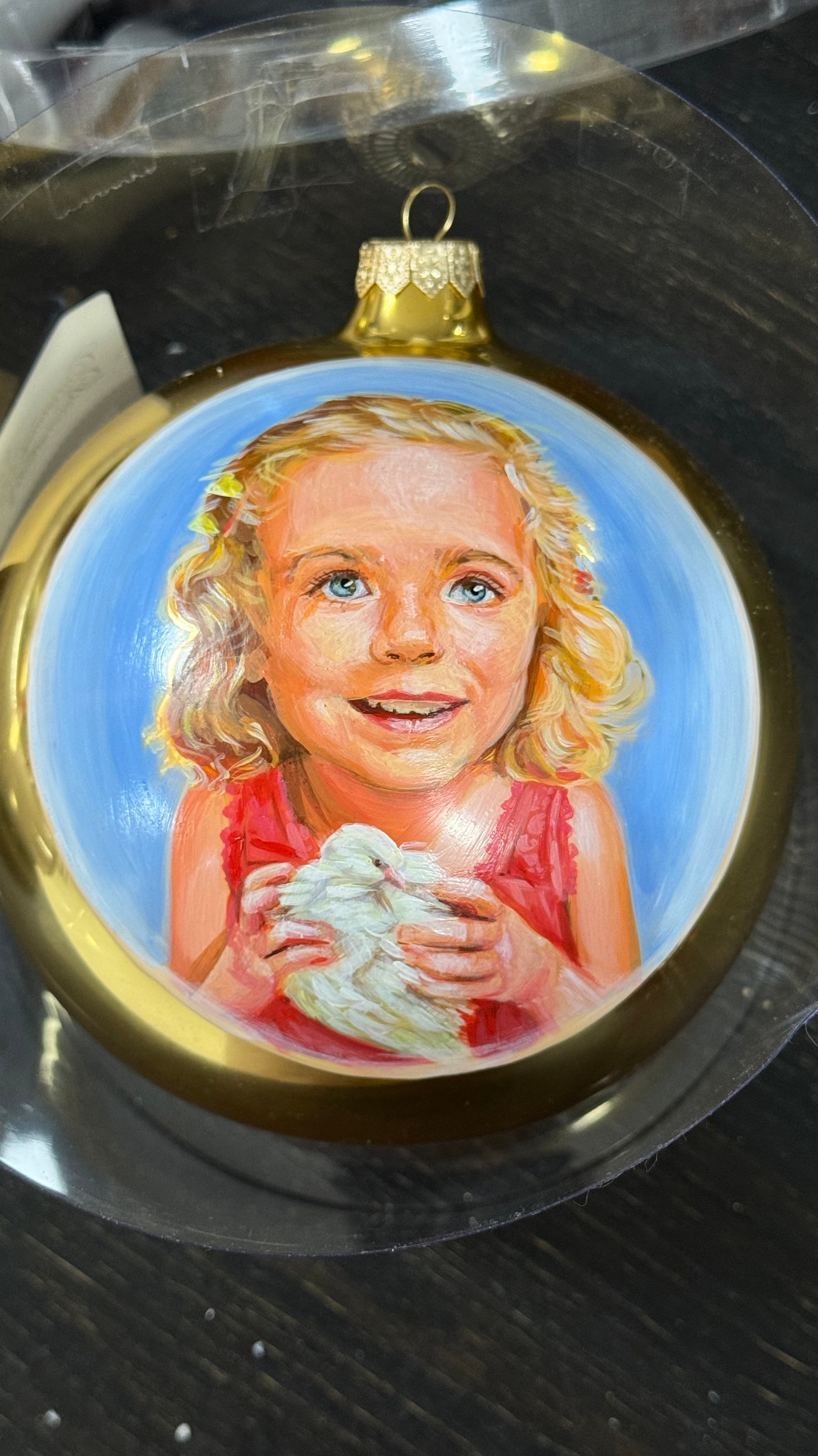 ArtSHARm- наше портфолио по ёлочным шарам с ручной росписью. Художественная ручная роспись елочных шаров, корпоративные подарки и восковые аромасвечи