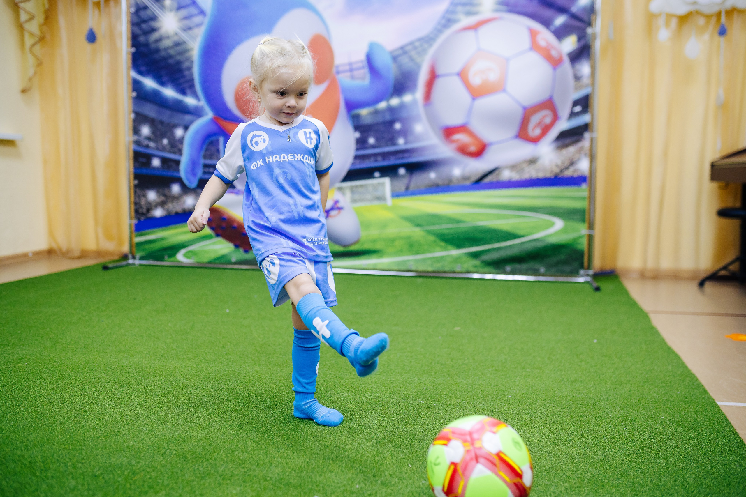 Фотосессия с кубком в детских садах г. Магнитогорска. Денис Прохоров Фотограф в г. Магнитогорск