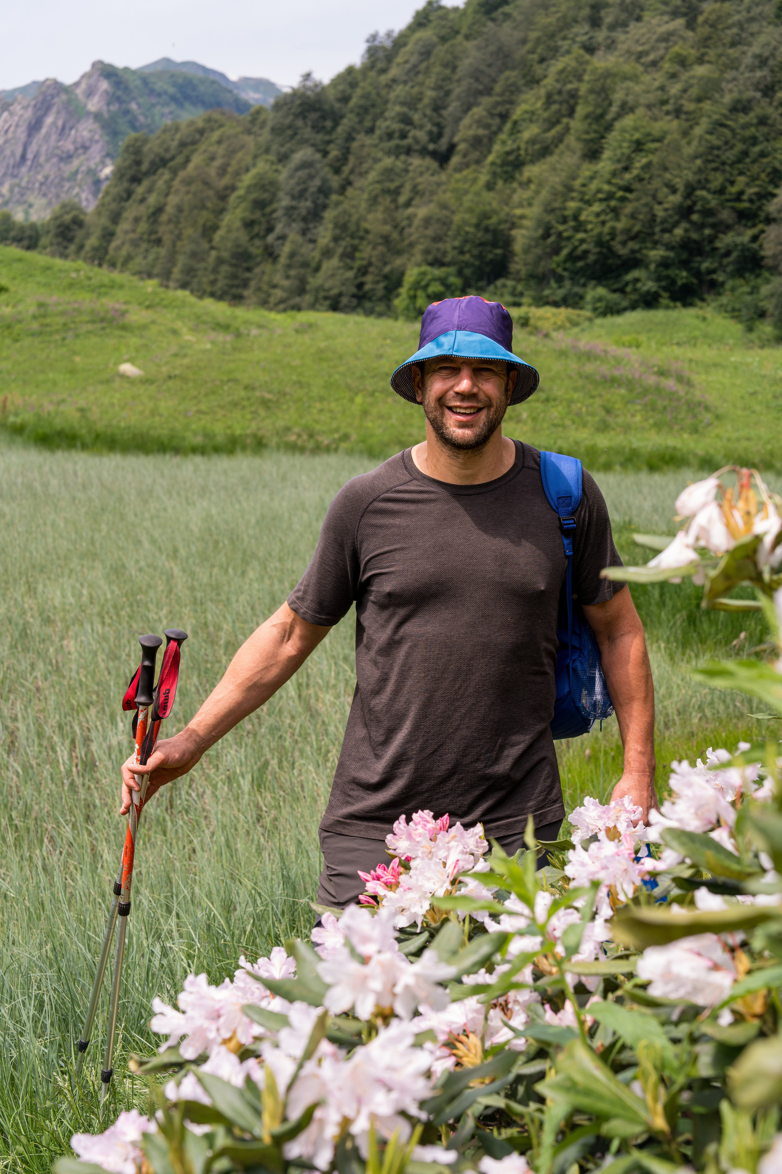 MICE мероприятие для компании «Доставка морем»: хайкинг к Ачипсинским водопадам. Репортажный фотограф в Красной Поляне и Сочи Павлюченко Екатерина