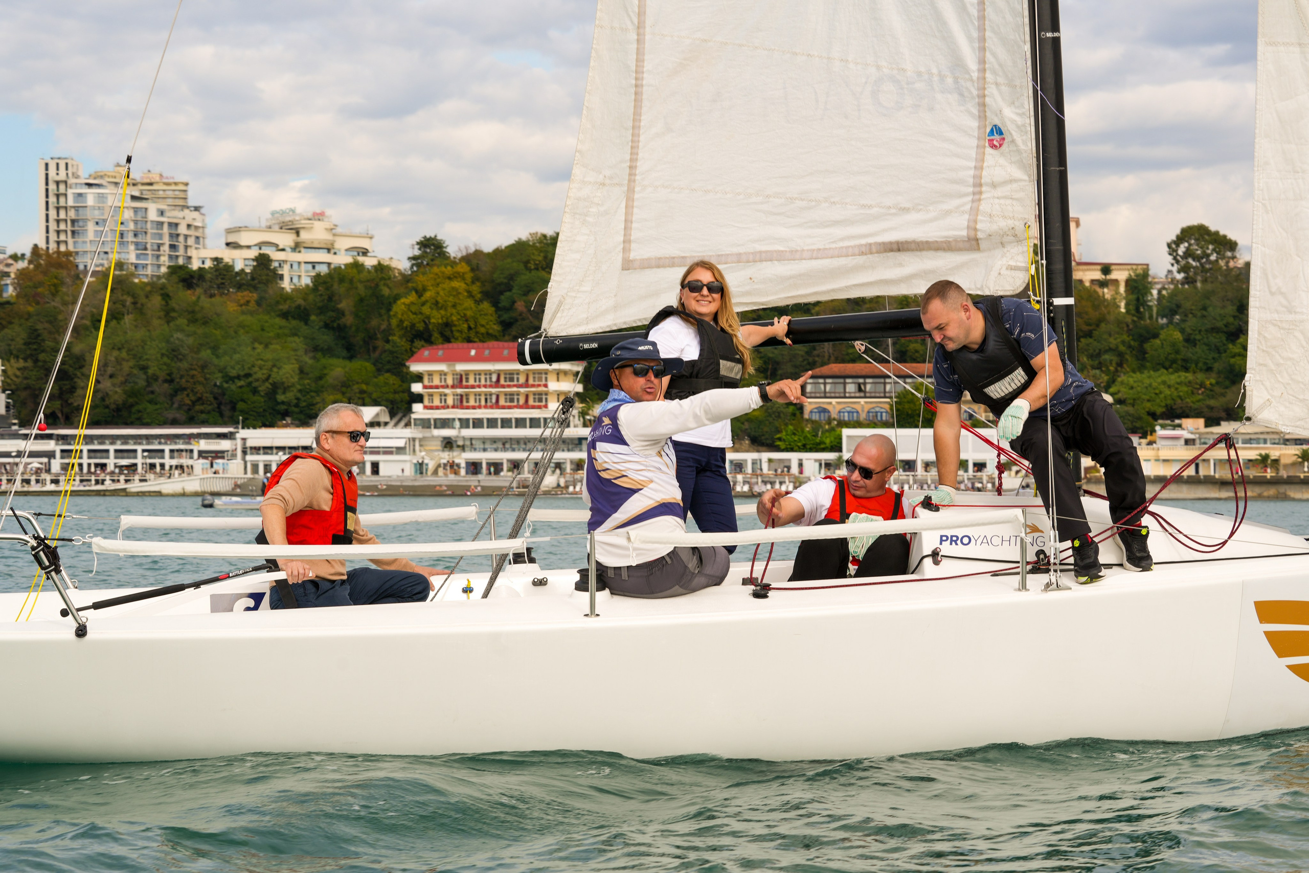 Яхтенная регата для компании Агрегатка. Репортажный фотограф в Красной Поляне и Сочи Павлюченко Екатерина