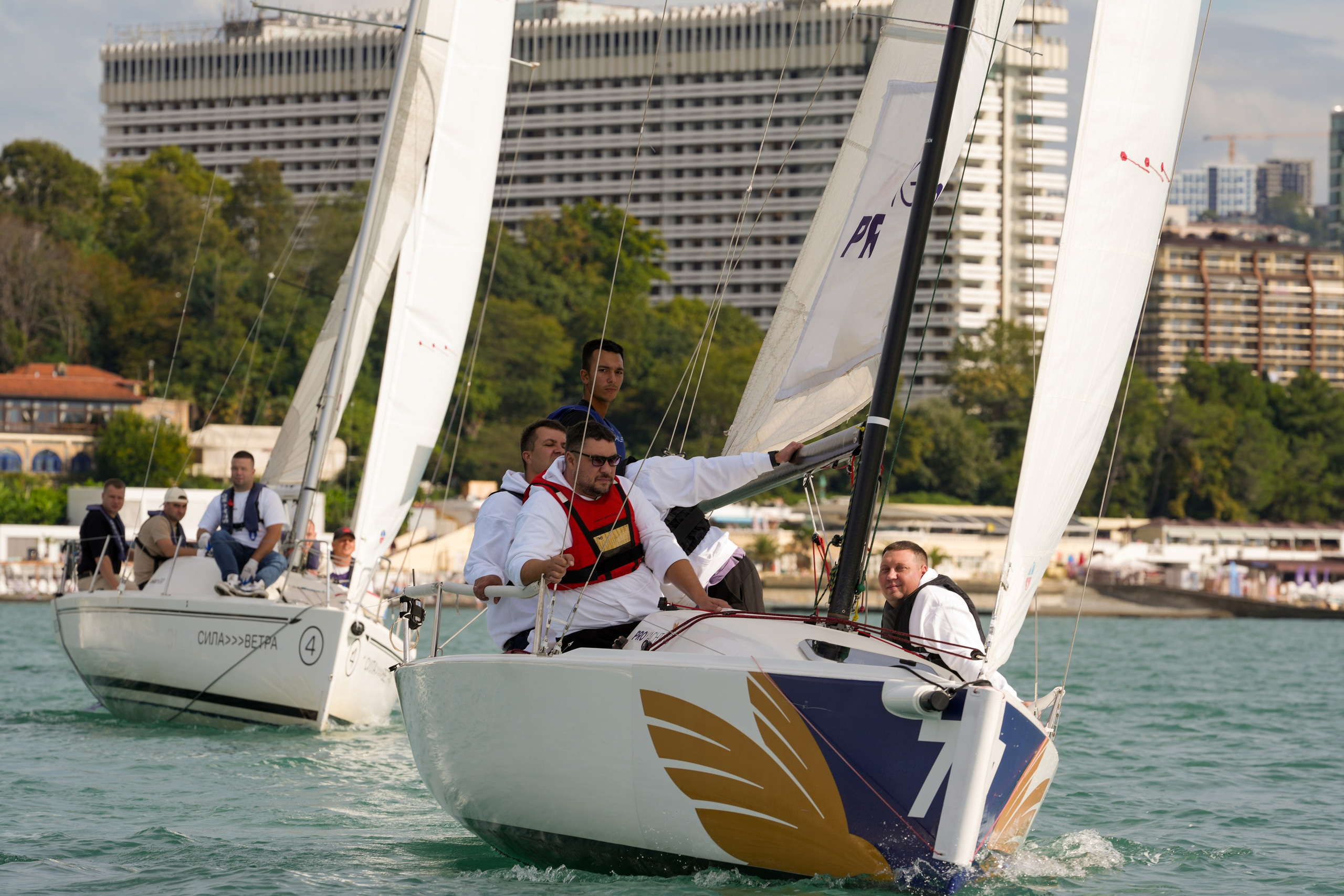 Яхтенная регата для компании Агрегатка. Репортажный фотограф в Красной Поляне и Сочи Павлюченко Екатерина