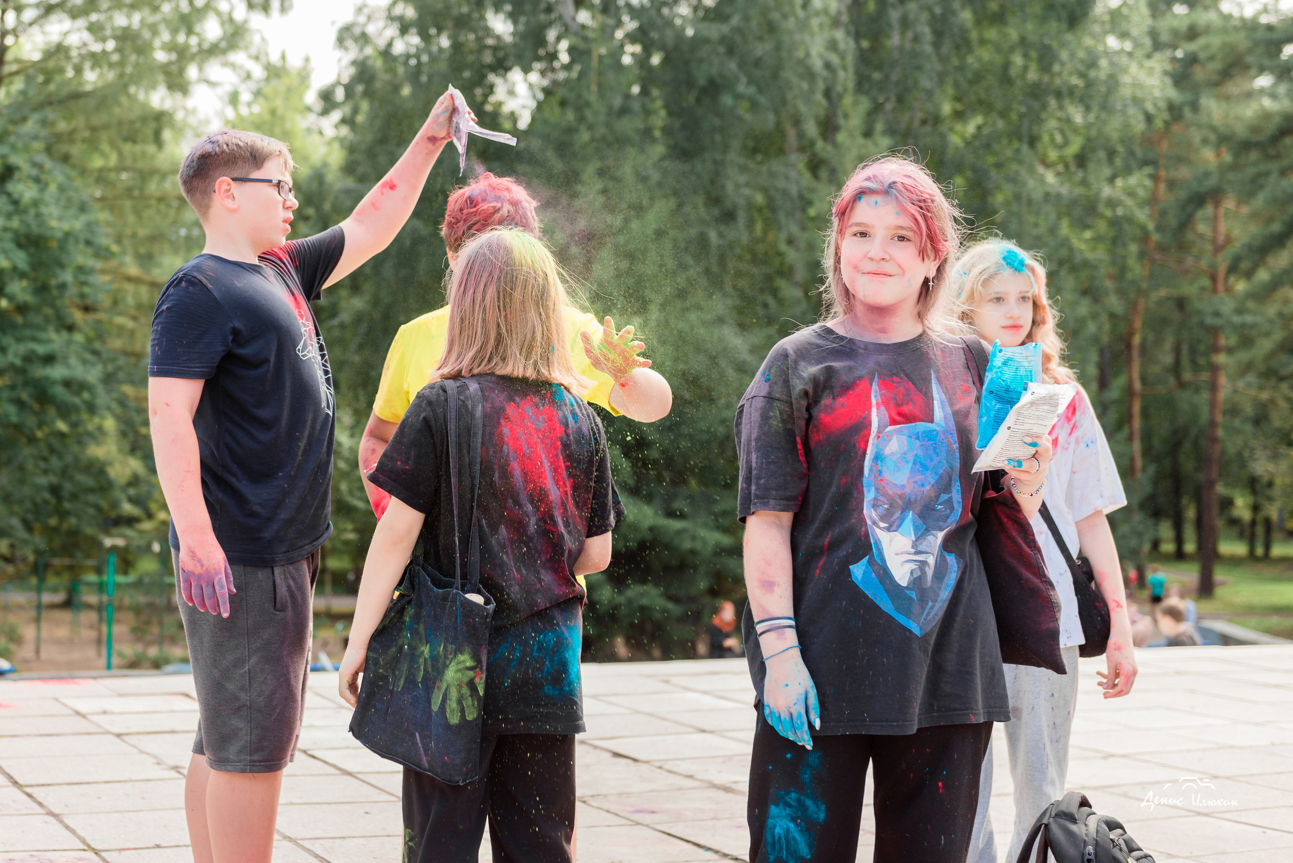 Краски Холи в Комсомольском Парке 2023. Детский фотограф, семейный фотограф и репортажи в Кемерово
