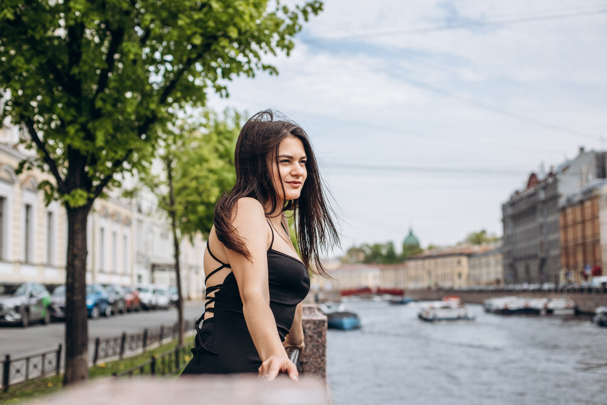 Валерия в мае. Фотопрогулка в Петербурге. Индивидуальный и семейный фотограф в Санкт-Петербурге