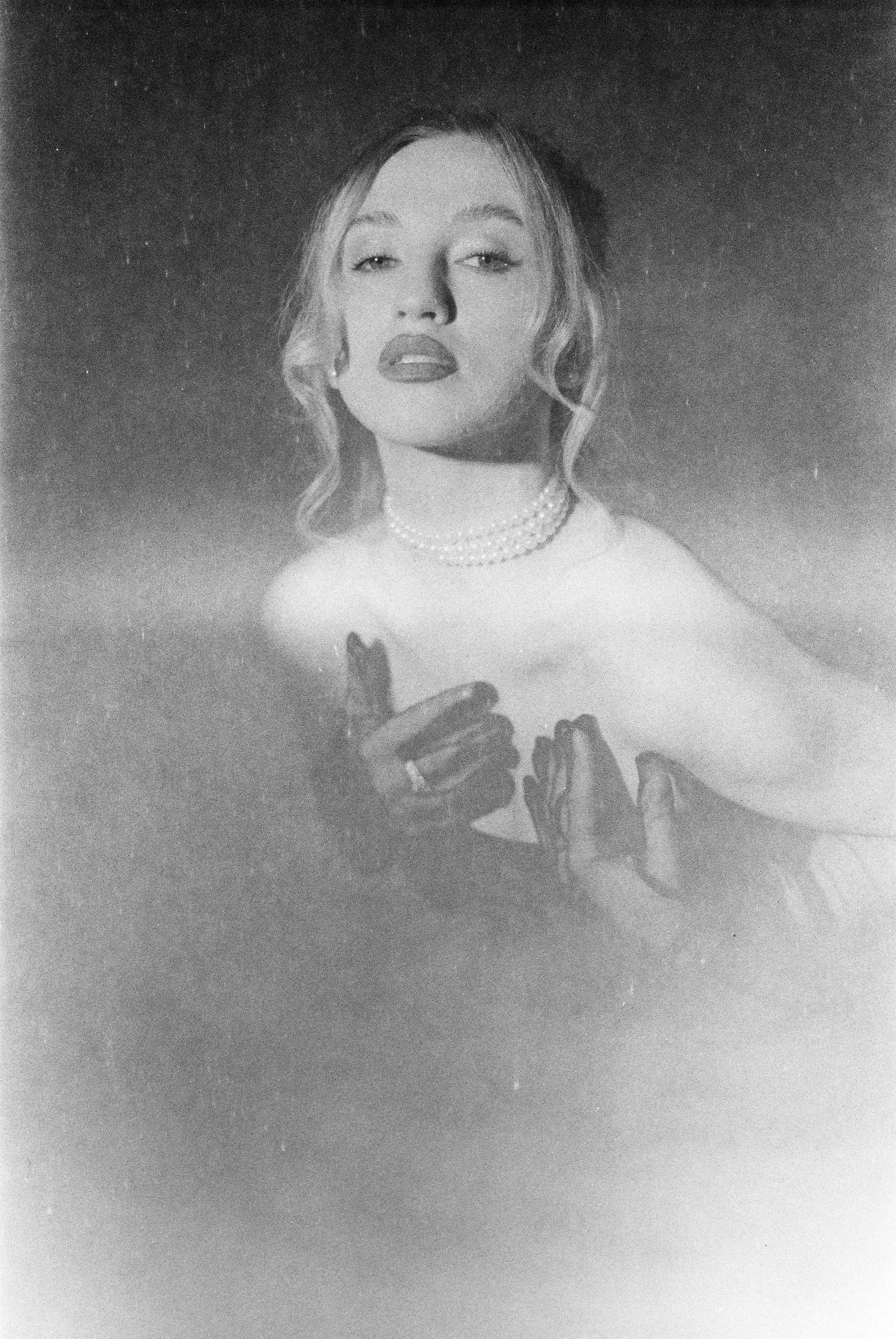 фотограф Москва, портрет Москва, съемка на циклораме, чб портрет, фотосессия Москва