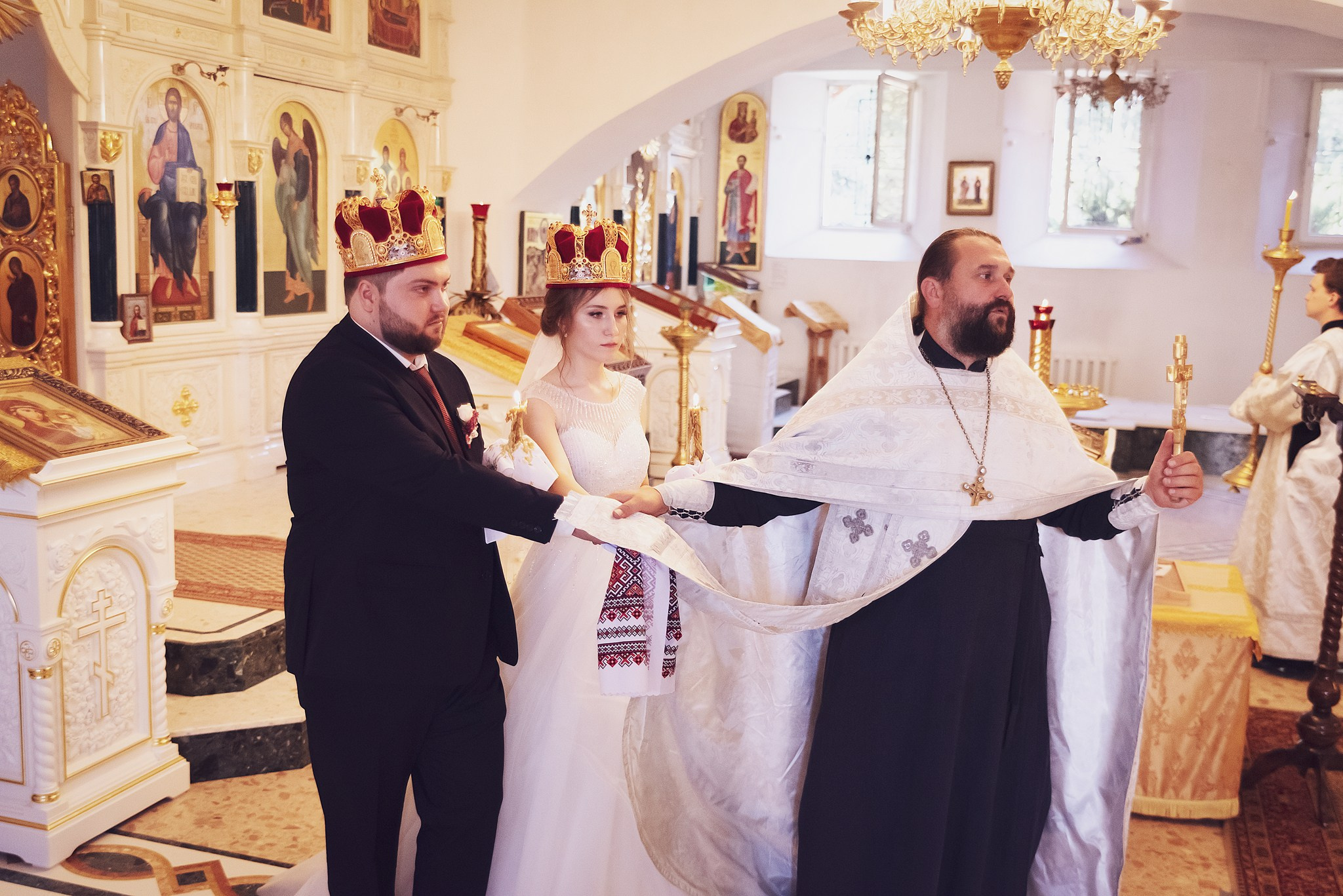 Фотосъемка венчания в Краснодаре - хождение супругов вокруг  аналоя