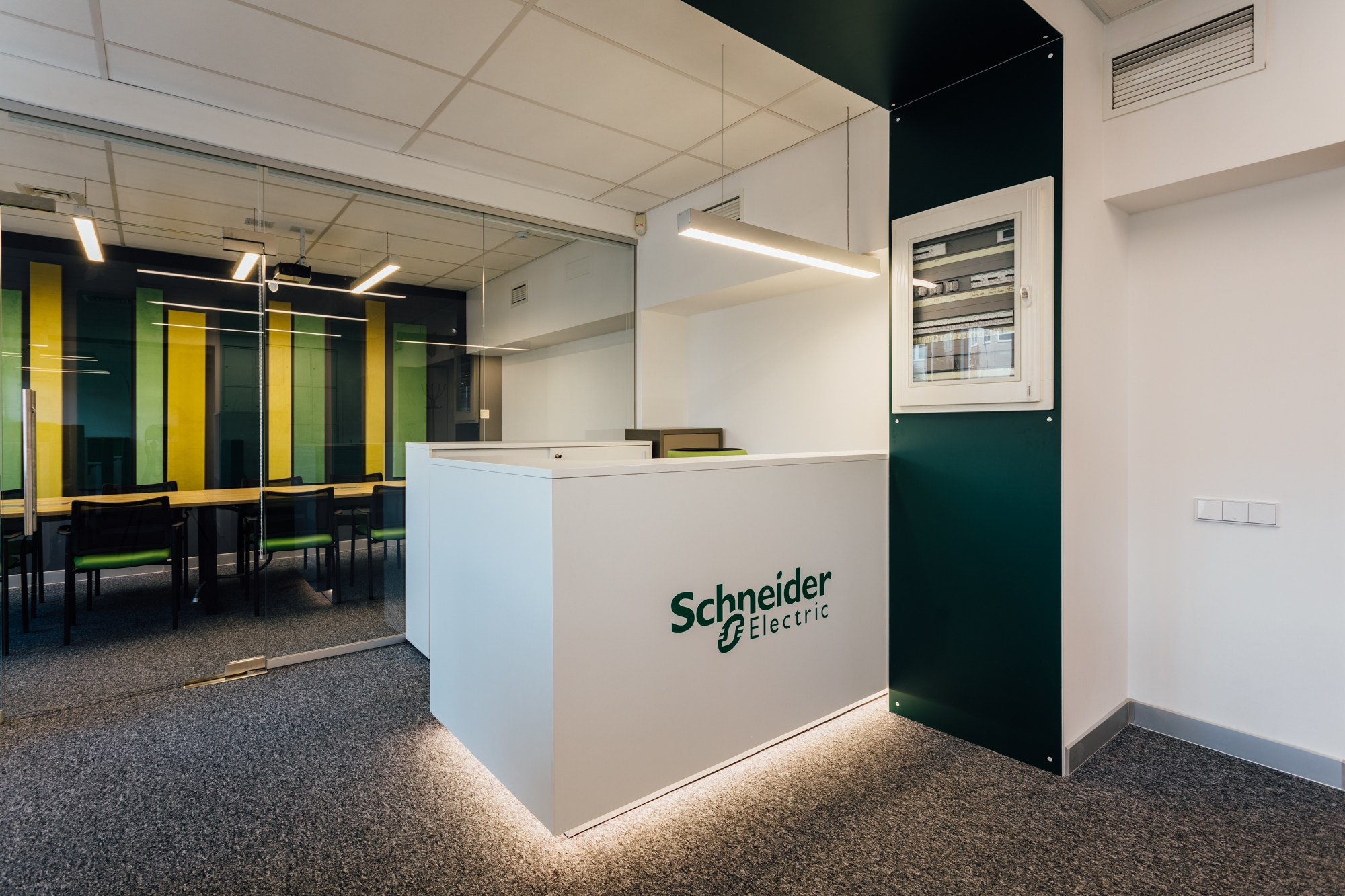 Офис «Schneider Electric». Свадебный фотограф в Воронеже Куколев Илья