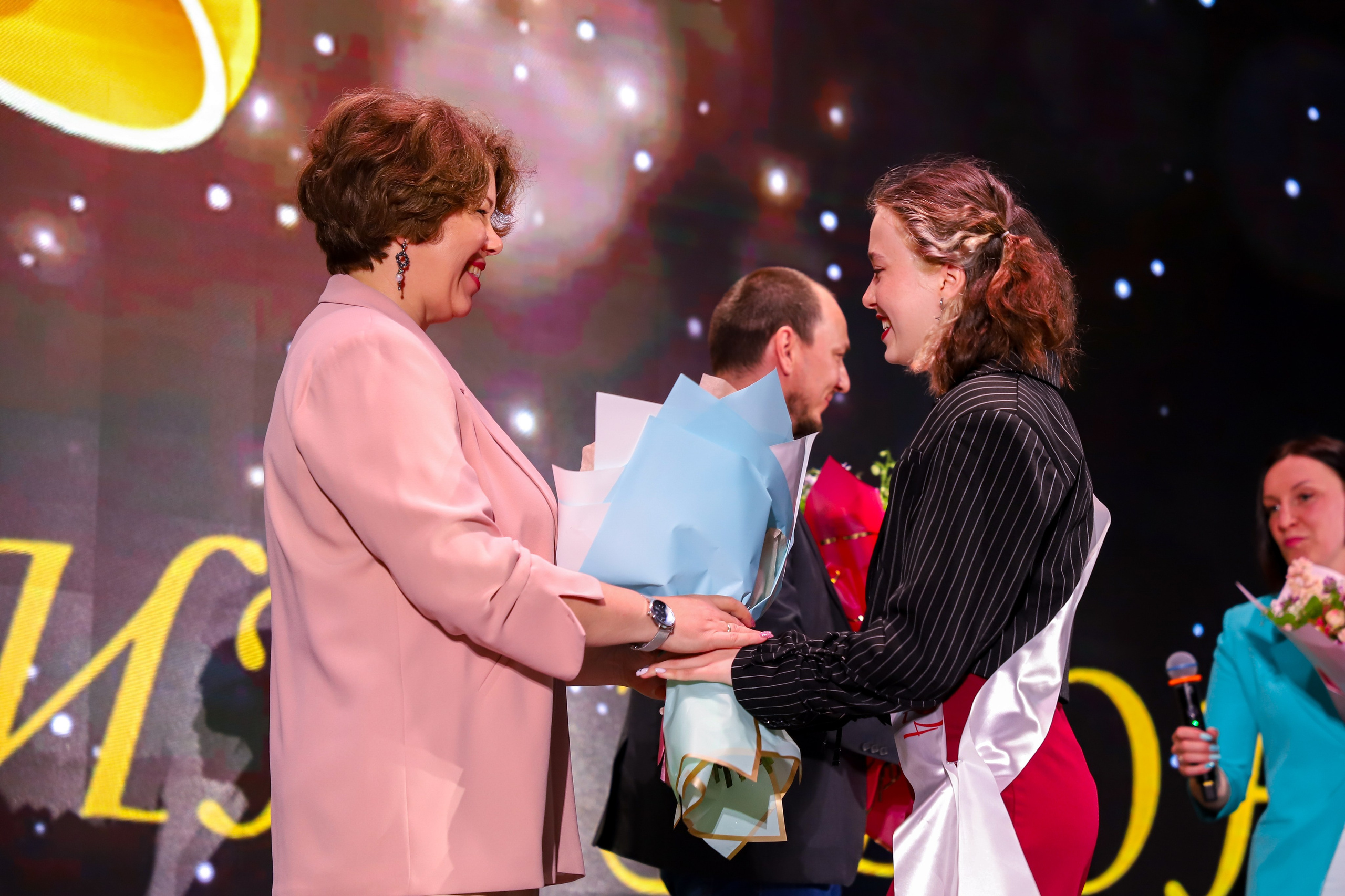 Последние звонки в школе. K-pop (и не только) фотограф в Москве Светлана Полякова