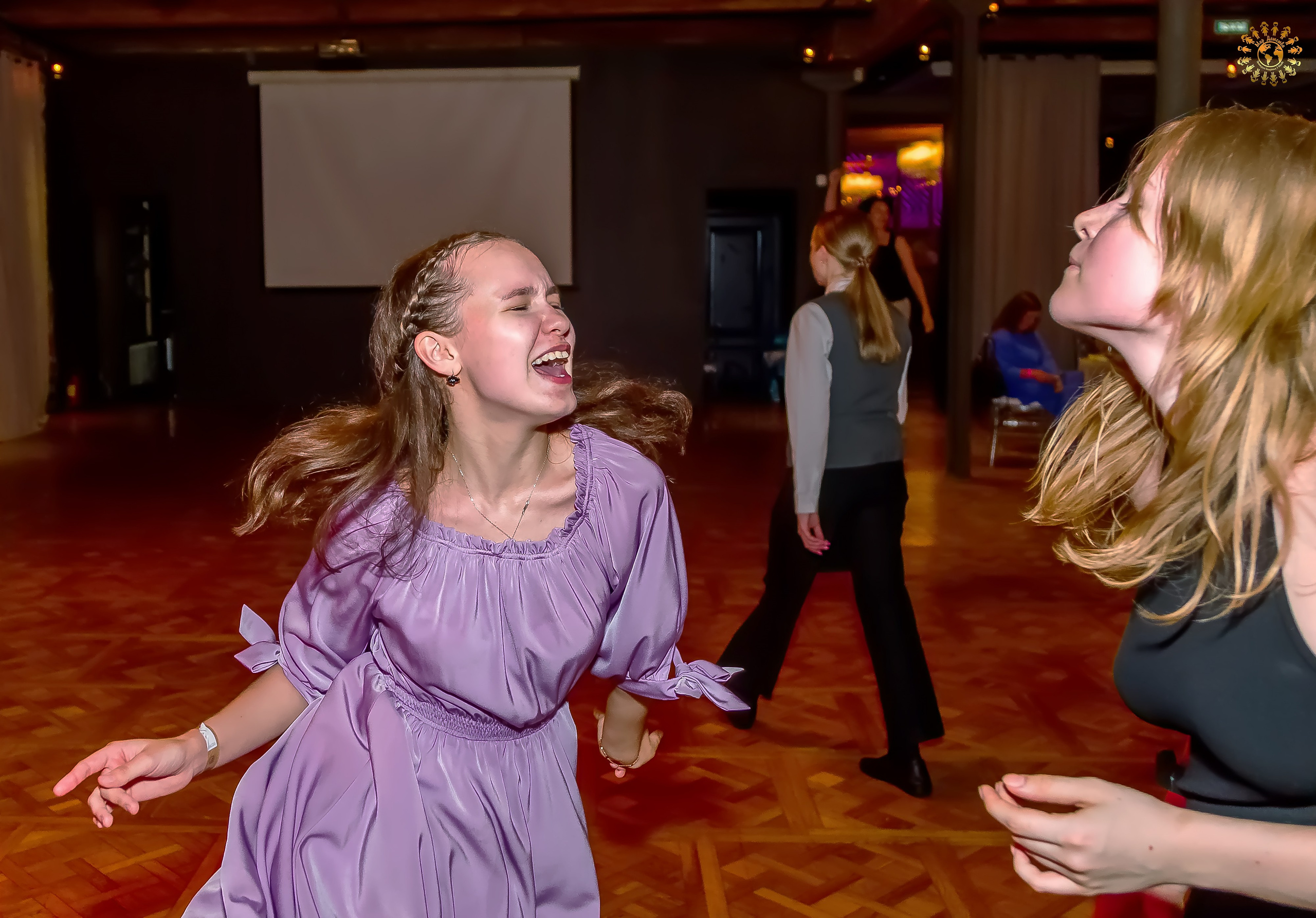 Выпускной 2023 (11-е классы) клуб «Джаггер», Москва. Репортажная съемка в Москве и области. Анималистика