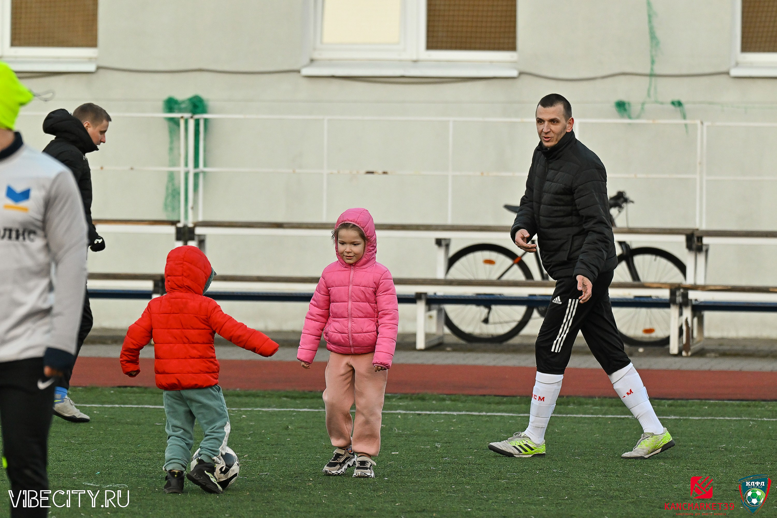 XX ЧЕМПИОНАТ КАЛИНИНГРАДСКОЙ ЛФЛ КАНЦМАРКЕТ39 сезона 2024–2025 гг. VIBECITY.RU Вайб Сити Ру Фоторепортажи Фотоотчеты Калининград