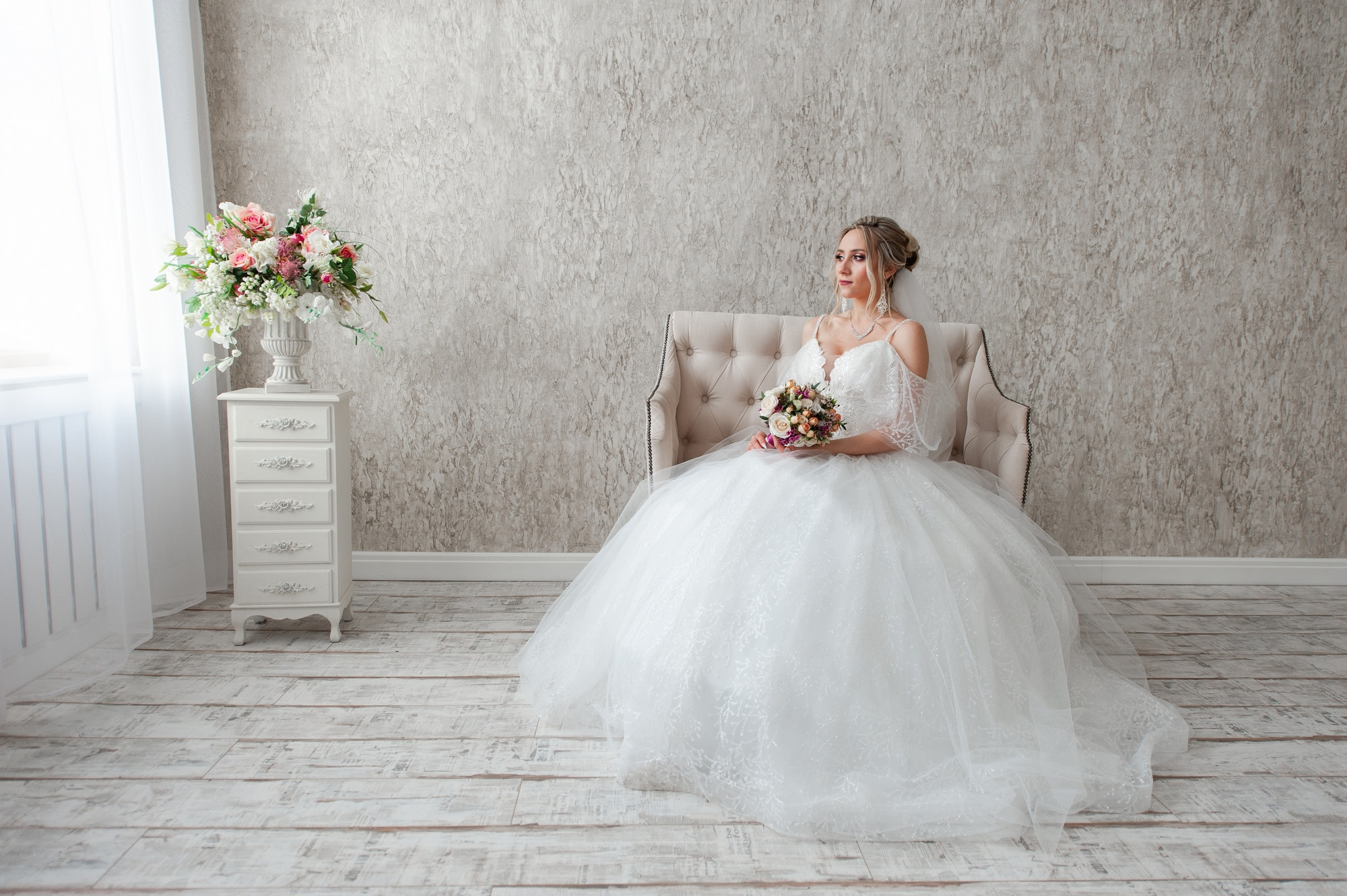 Студийная зимняя свадьба. Свадебный и семейный фотограф в Омске Мормулев Михаил