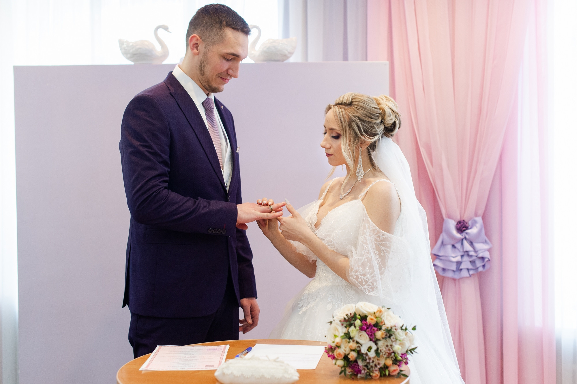 Студийная зимняя свадьба. Свадебный и семейный фотограф в Омске Мормулев Михаил