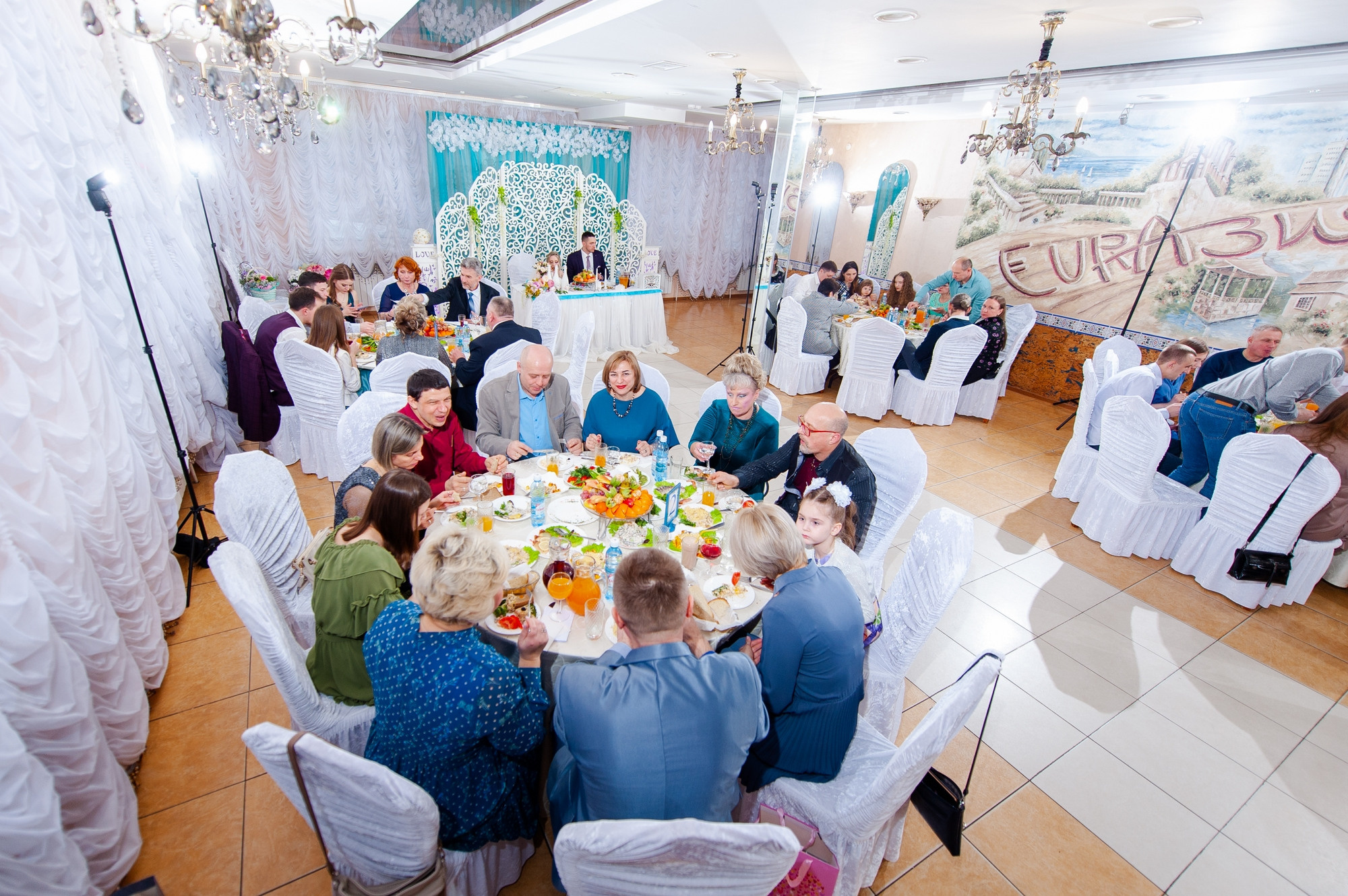 Студийная зимняя свадьба. Свадебный и семейный фотограф в Омске Мормулев Михаил