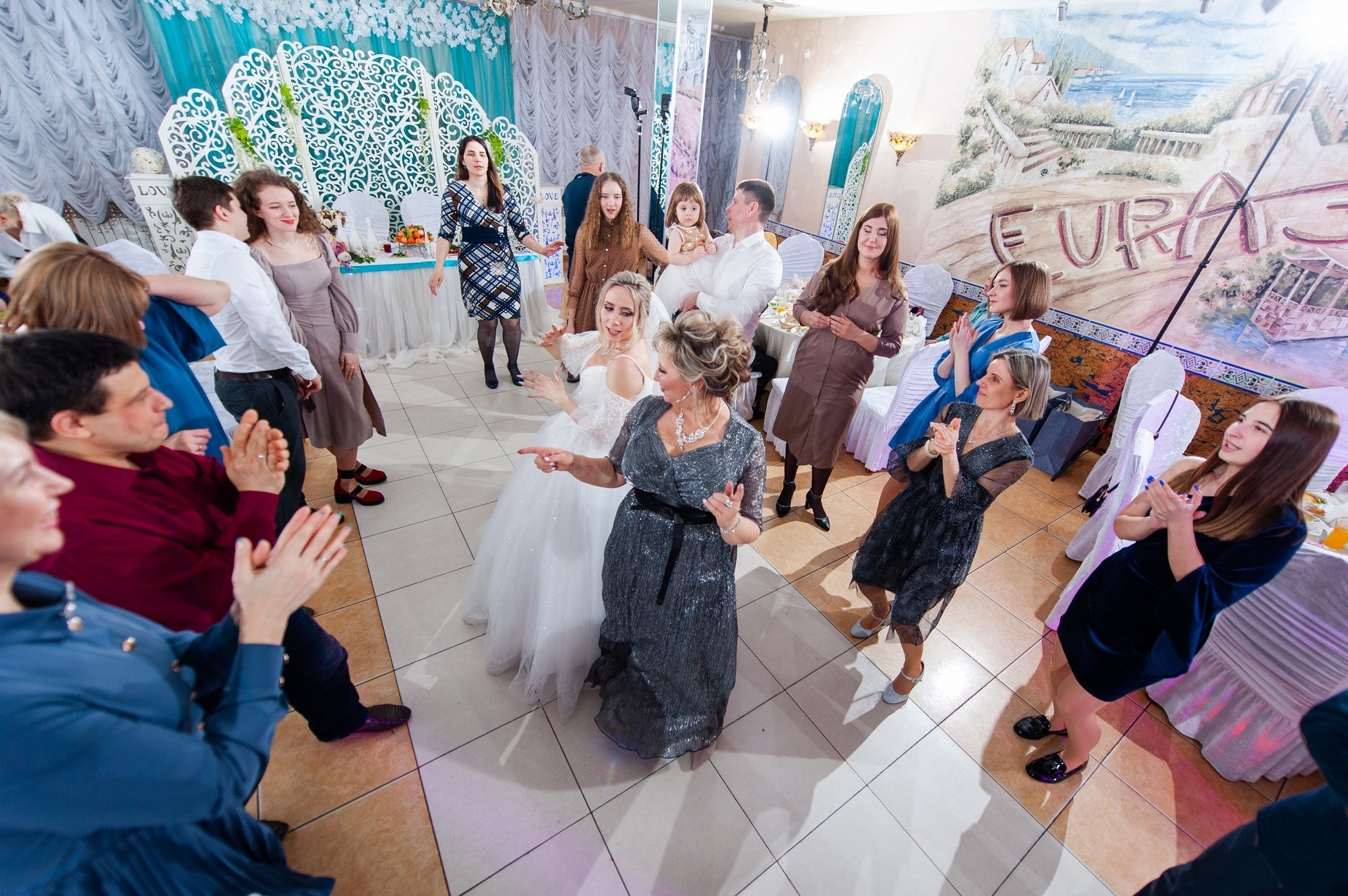 Студийная зимняя свадьба. Свадебный и семейный фотограф в Омске Мормулев Михаил