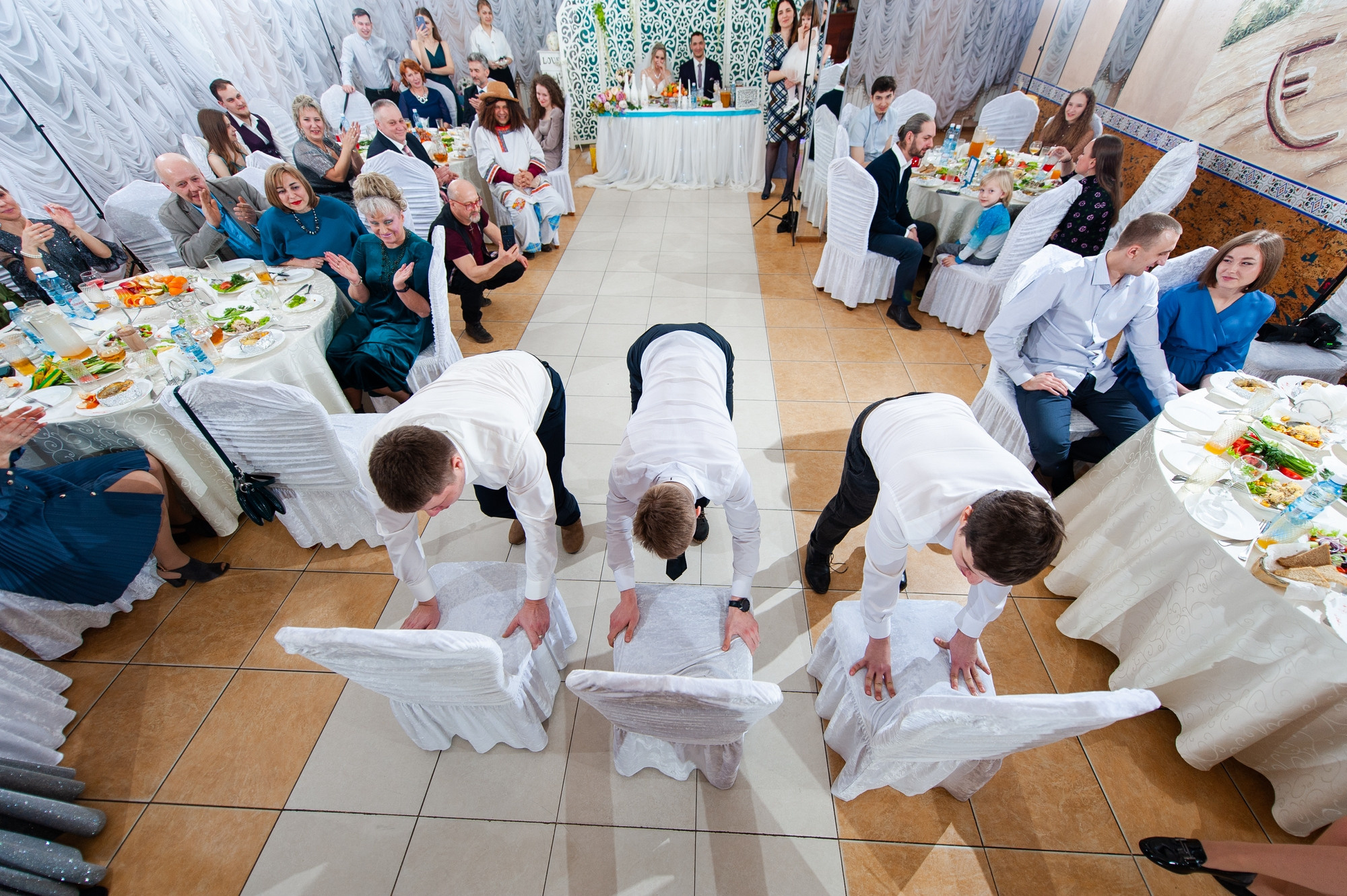 Студийная зимняя свадьба. Свадебный и семейный фотограф в Омске Мормулев Михаил