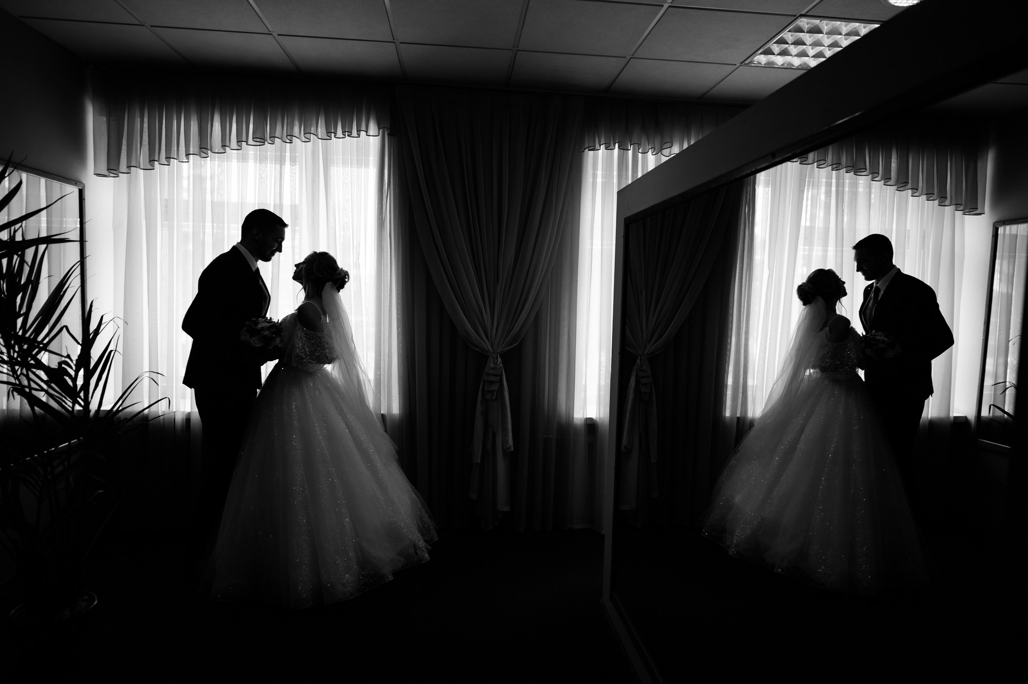 Студийная зимняя свадьба. Свадебный и семейный фотограф в Омске Мормулев Михаил