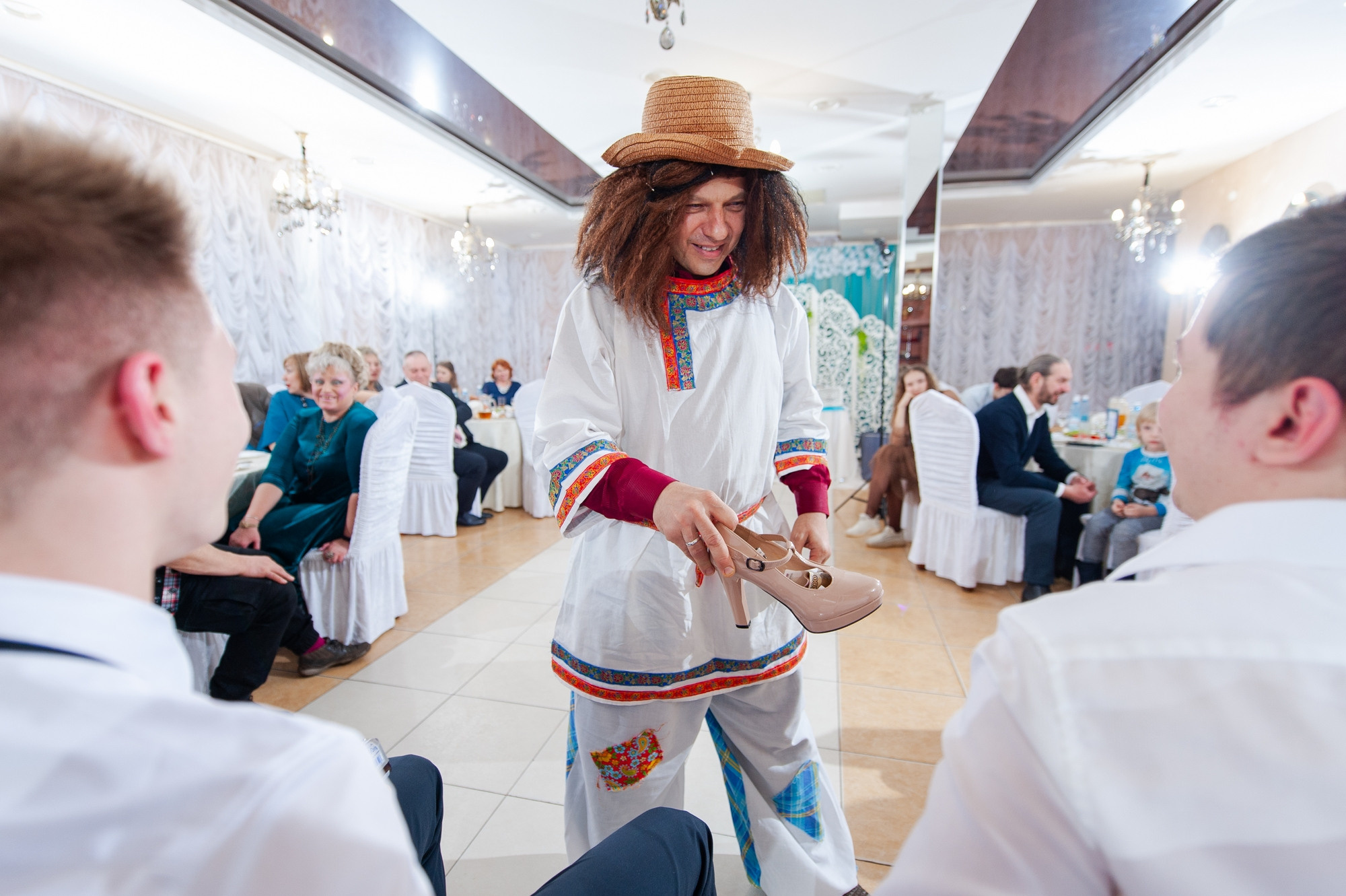 Студийная зимняя свадьба. Свадебный и семейный фотограф в Омске Мормулев Михаил