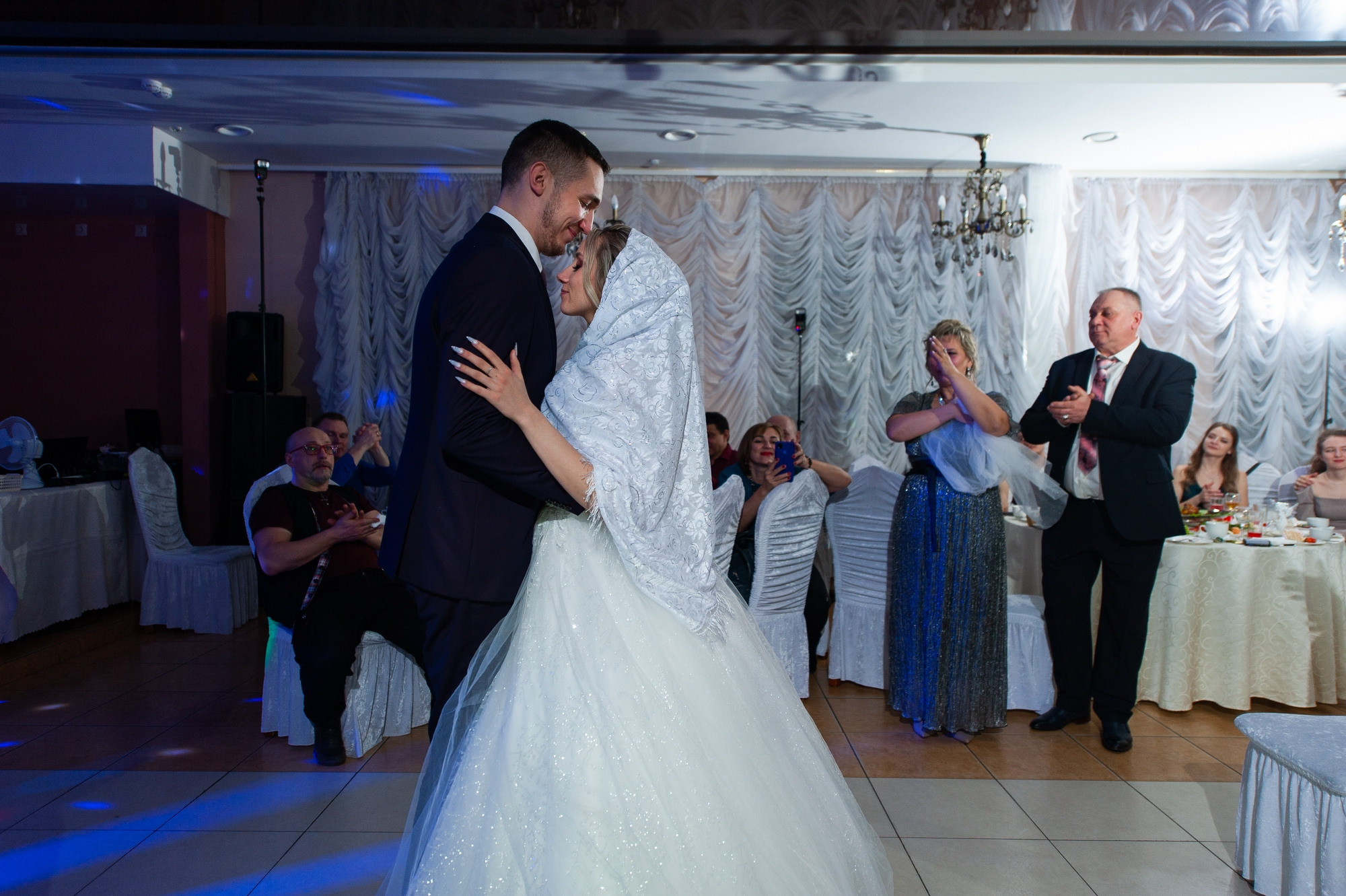 Студийная зимняя свадьба. Свадебный и семейный фотограф в Омске Мормулев Михаил