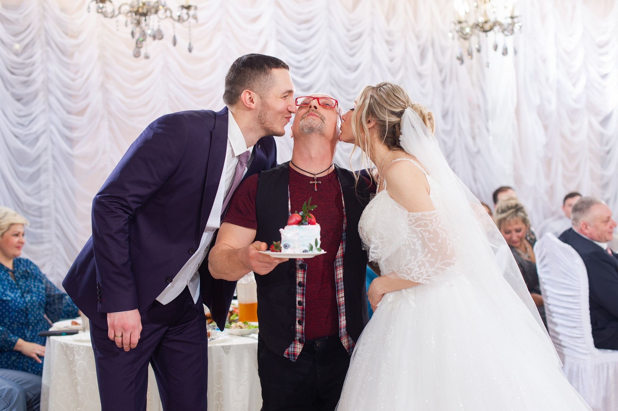 Студийная зимняя свадьба. Свадебный и семейный фотограф в Омске Мормулев Михаил