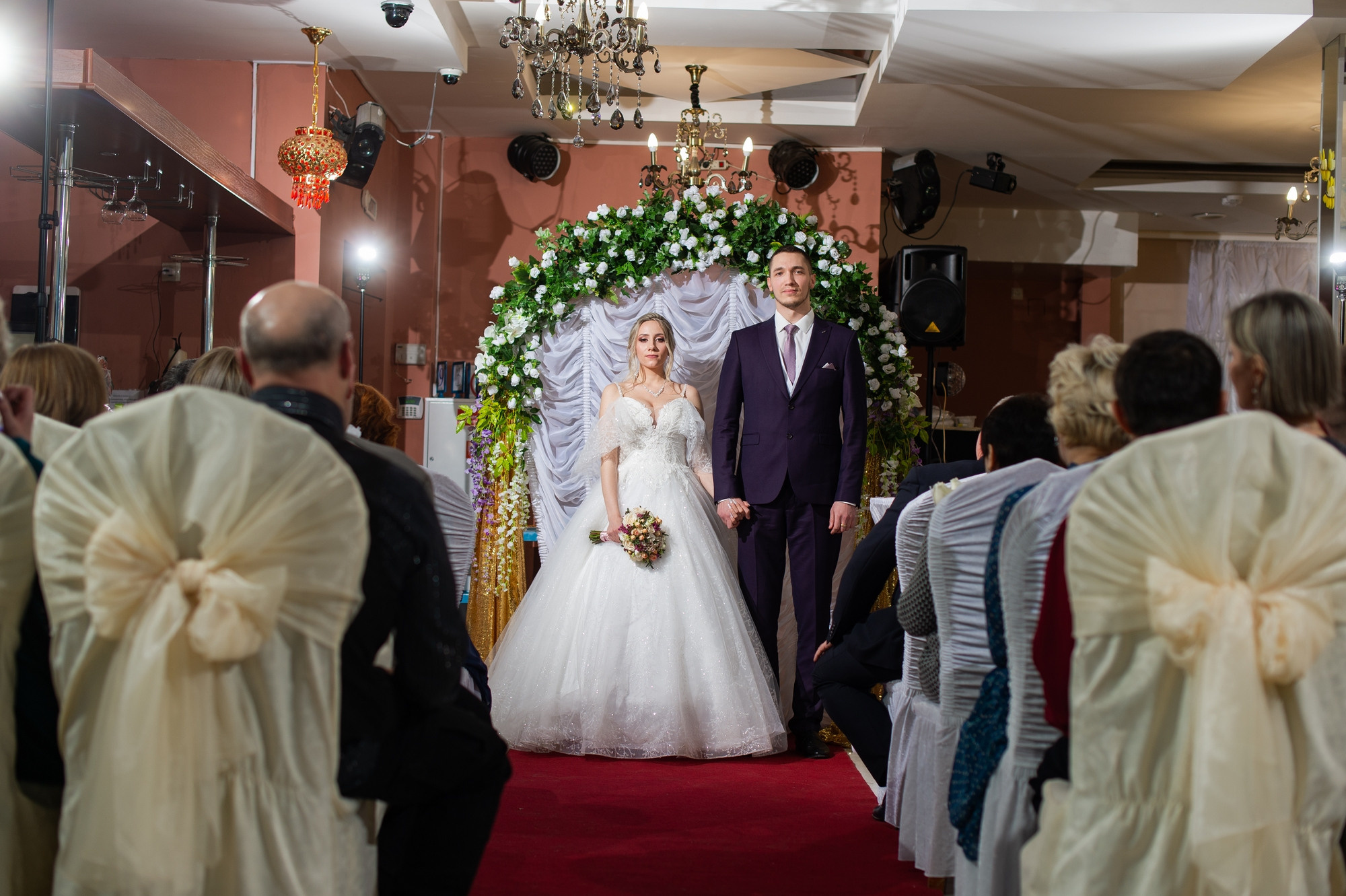 Студийная зимняя свадьба. Свадебный и семейный фотограф в Омске Мормулев Михаил