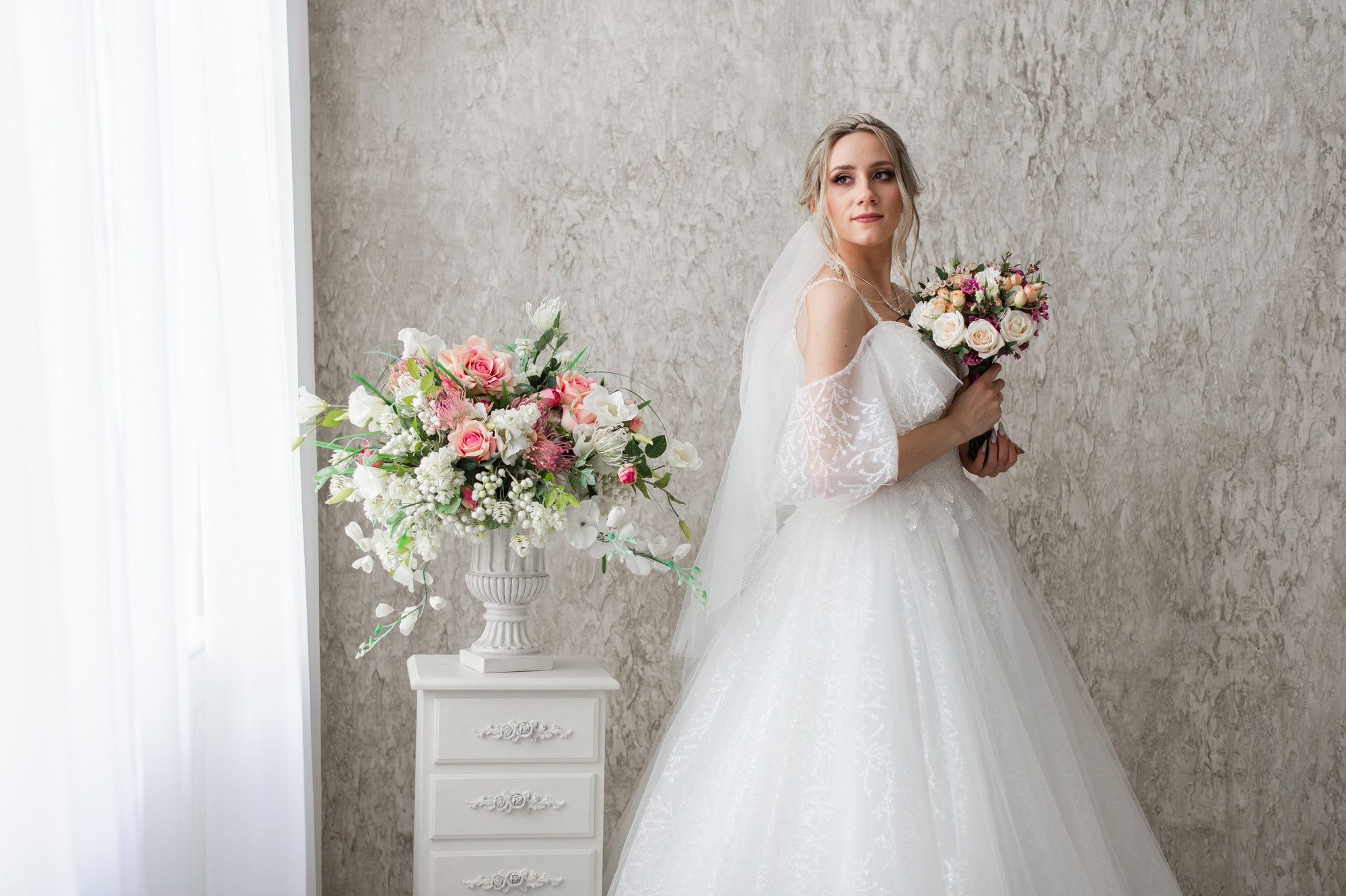 Студийная зимняя свадьба. Свадебный и семейный фотограф в Омске Мормулев Михаил