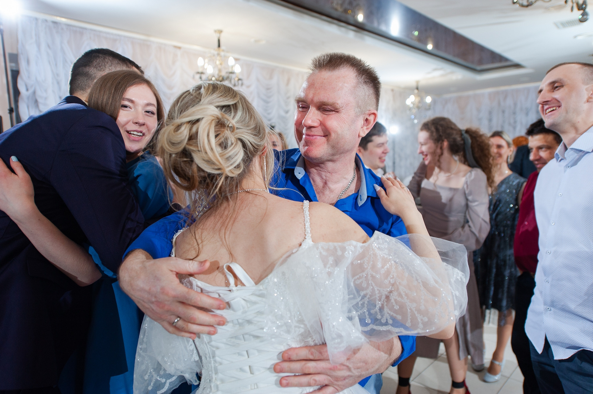 Студийная зимняя свадьба. Свадебный и семейный фотограф в Омске Мормулев Михаил