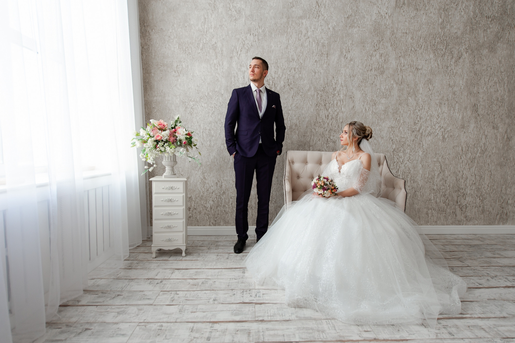 Студийная зимняя свадьба. Свадебный и семейный фотограф в Омске Мормулев Михаил