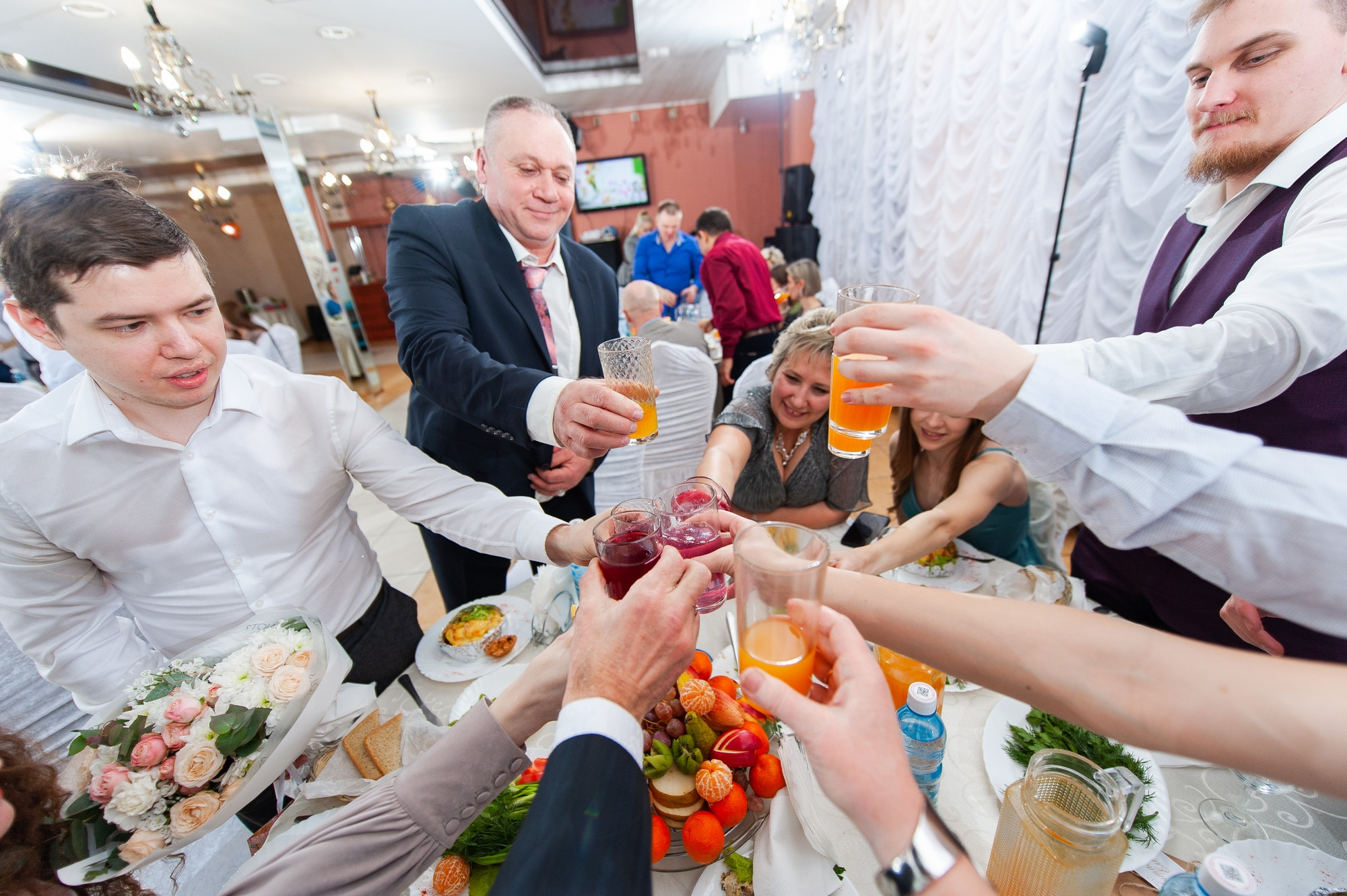 Студийная зимняя свадьба. Свадебный и семейный фотограф в Омске Мормулев Михаил
