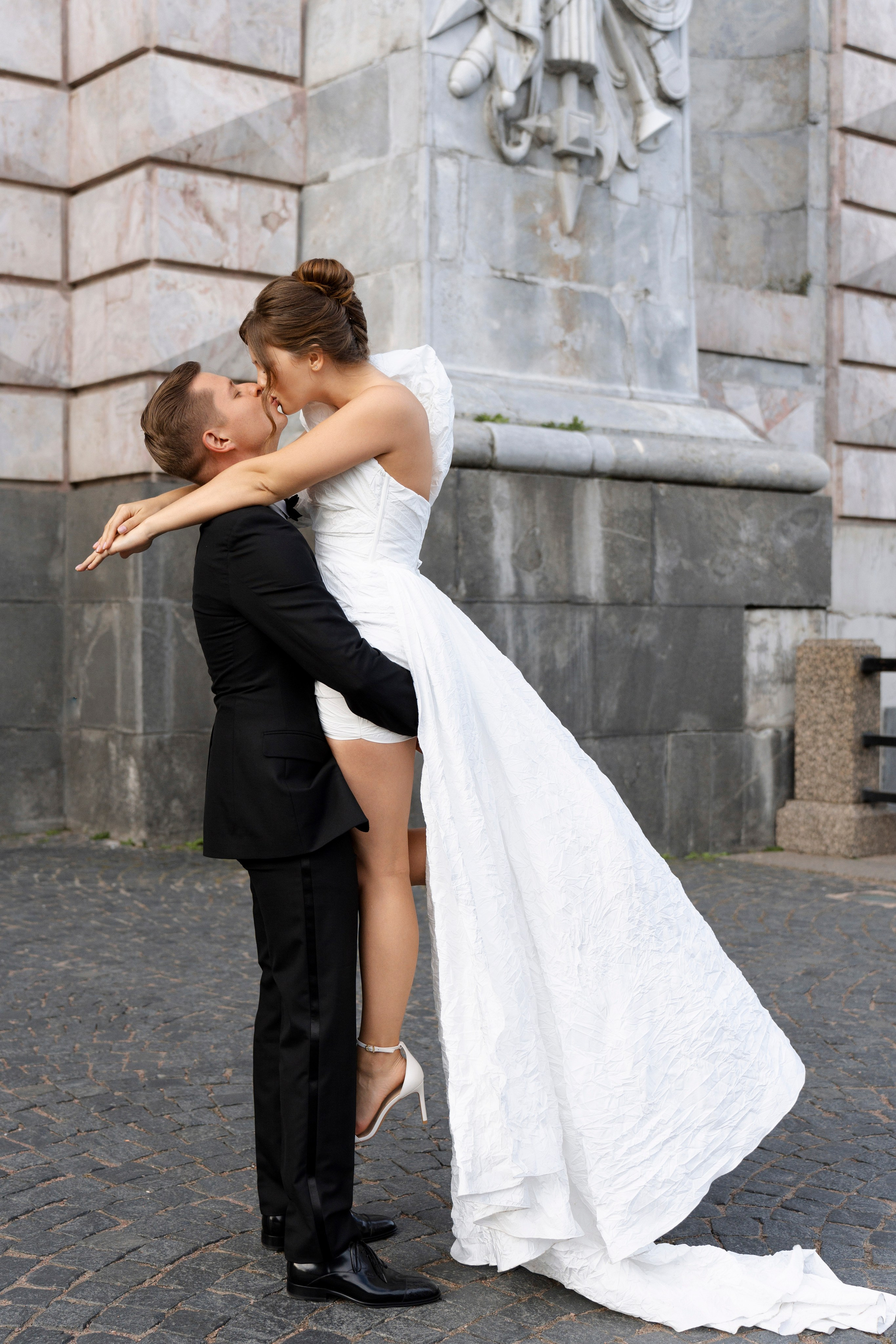 Настя и Лёша. Прогулка по Питеру. Катер. На цифру и плёнку. Свадебный фотограф Катерина Чулкова