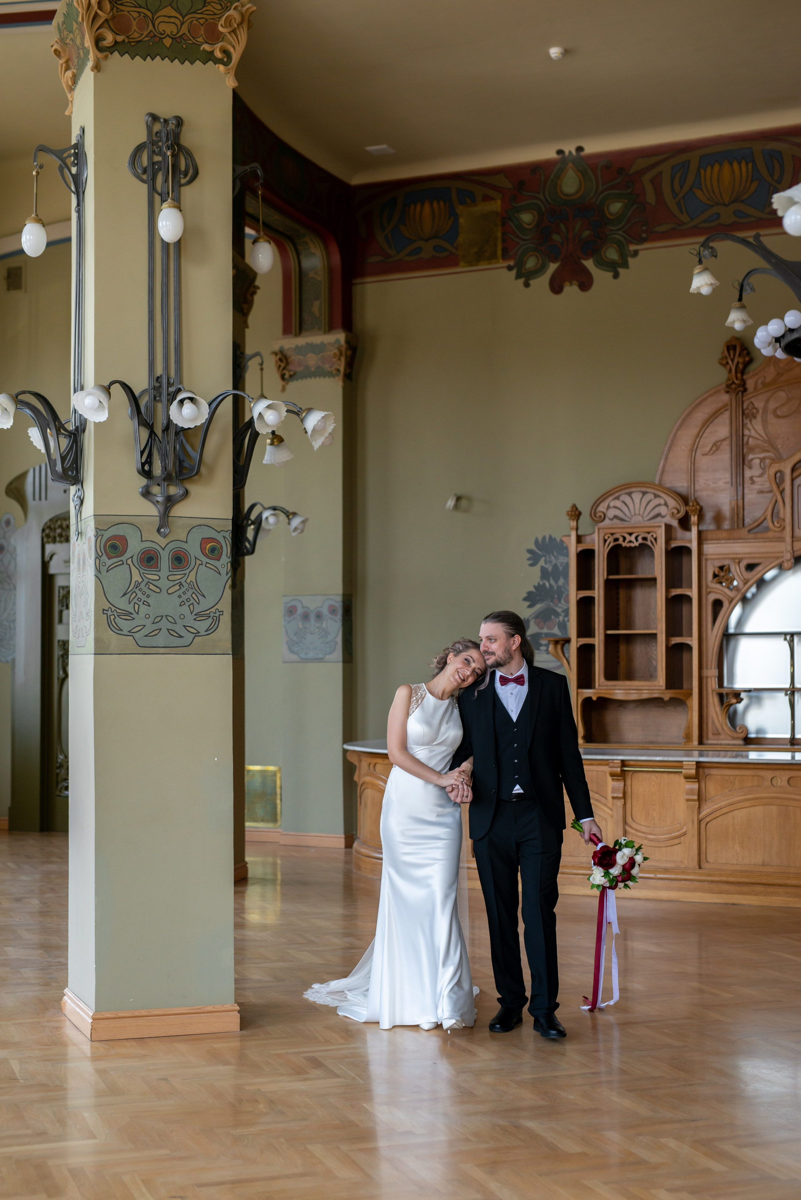 Юлия и Денис (фотосессия на Витебском вокзале и в Польском саду). Портретный, семейный и свадебный фотограф в Санкт-Петербурге и в Пушкине Ширяев Денис