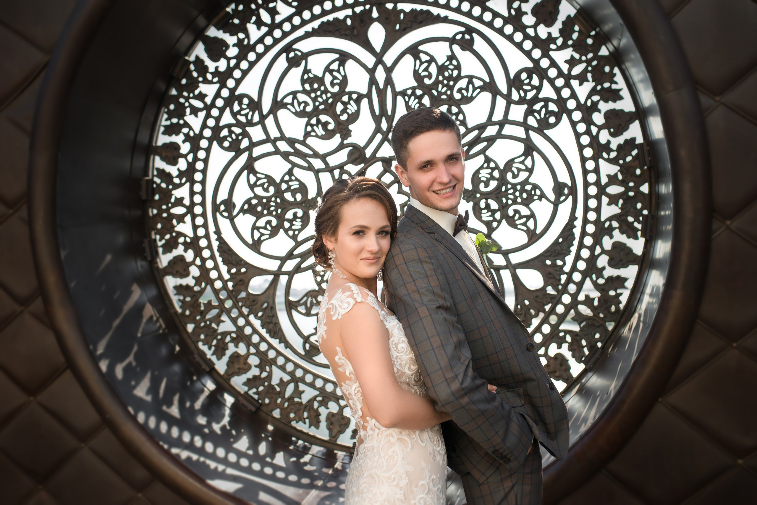 Свадебная Фотосессия в г. казани | Фотограф на Свадьбу в г. Казани Фотограф Садег Азарми тел. +79172288430 ✔ Сборы невесты и жениха✔ Утро невесты (детали, эмоции, подготовка)✔ Репортажная съёмка ЗАГСа и выездной регистрации✔ Свадебная прогулка✔ Фотосъёмка банкета и вечеринки✔ Креативные и тематические свадьбы✔ Свадьба на природе (лайфстайл)✔ Девичники и мальчишники