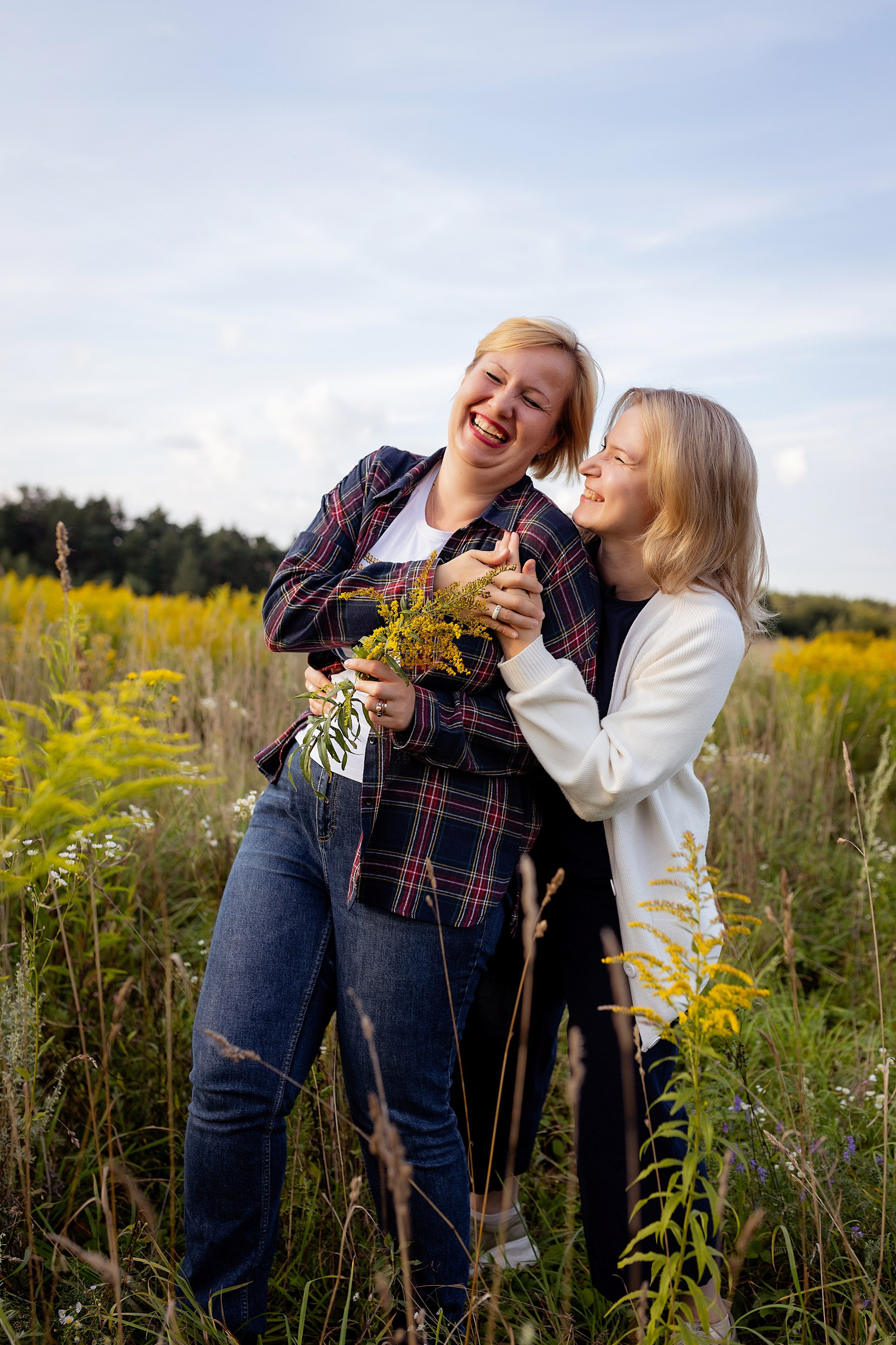 Закатная фотосессия в поле. Фотограф в Железнодорожном и Балашихе