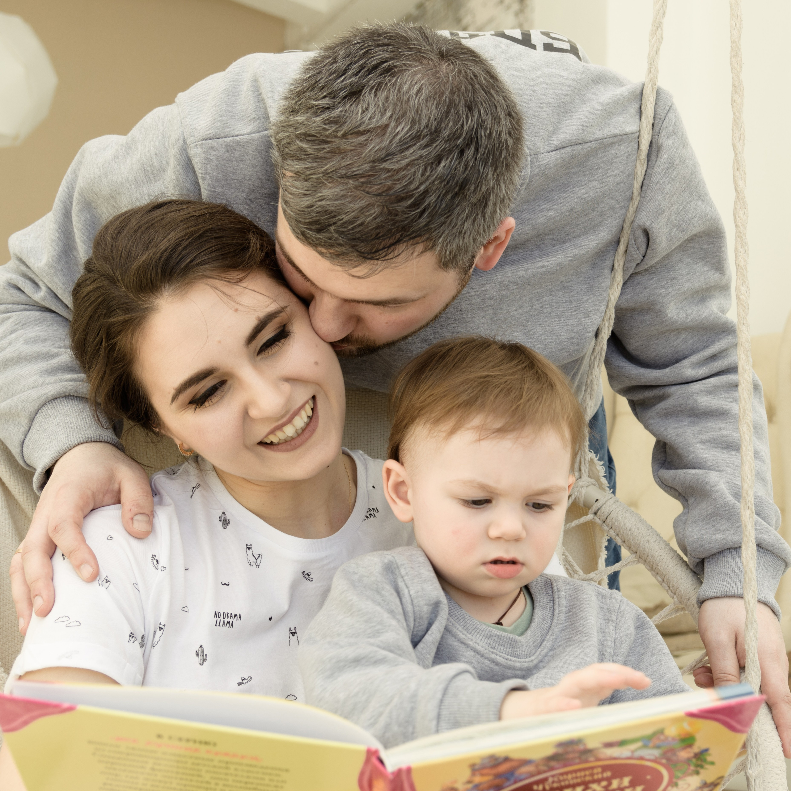 Семейные студийные фотосессии. Семейный и индивидуальный фотограф Life style в Санкт-Петербурге Мария